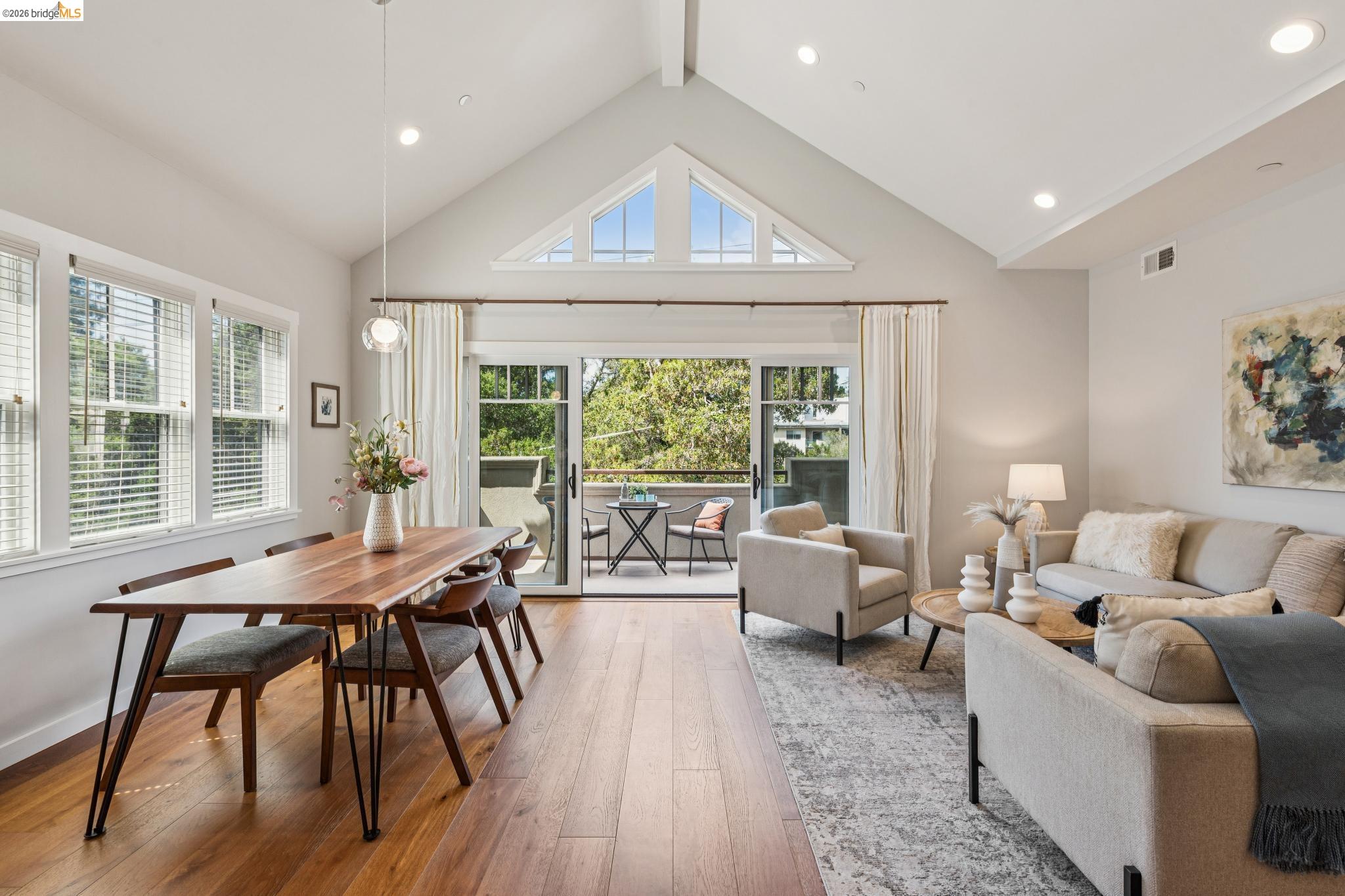 Photo #2: 41126670 Listing: Photo #2