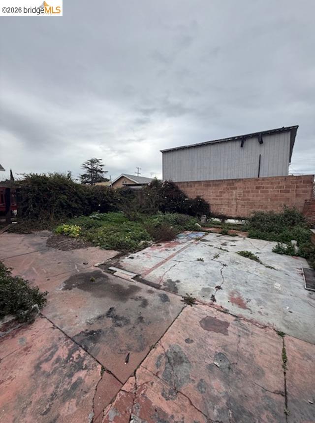 Detail Gallery Image 10 of 10 For 1456 67th Ave, Oakland,  CA 94621 - 3 Beds | 1 Baths