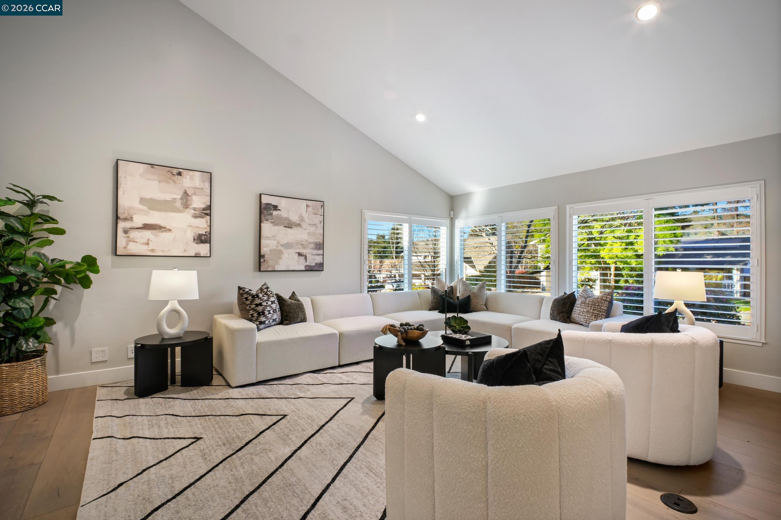 Detail Gallery Image 2 of 55 For 230 Royal Palm Place, Danville,  CA 94526 - 4 Beds | 2 Baths