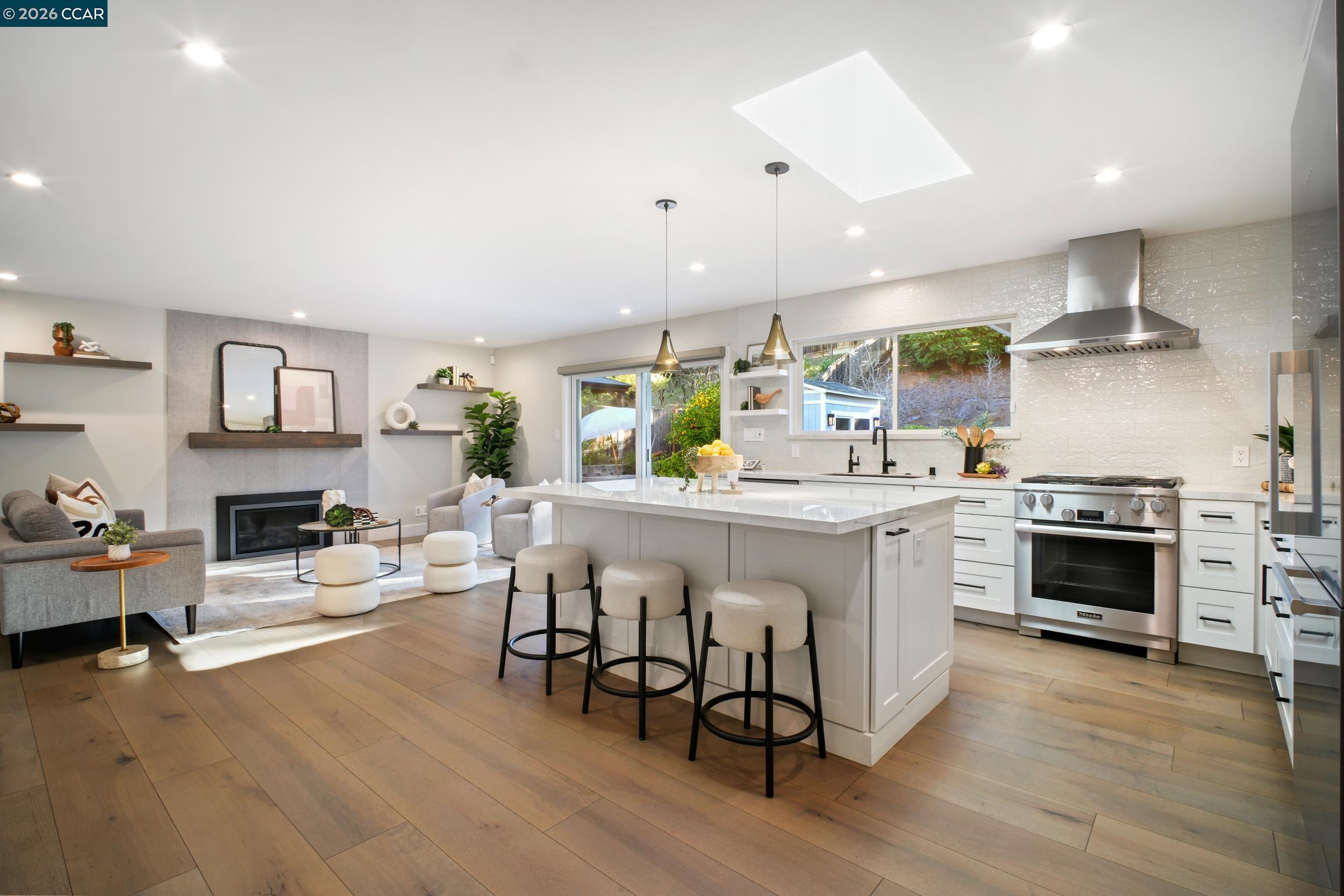 Detail Gallery Image 8 of 55 For 230 Royal Palm Place, Danville,  CA 94526 - 4 Beds | 2 Baths