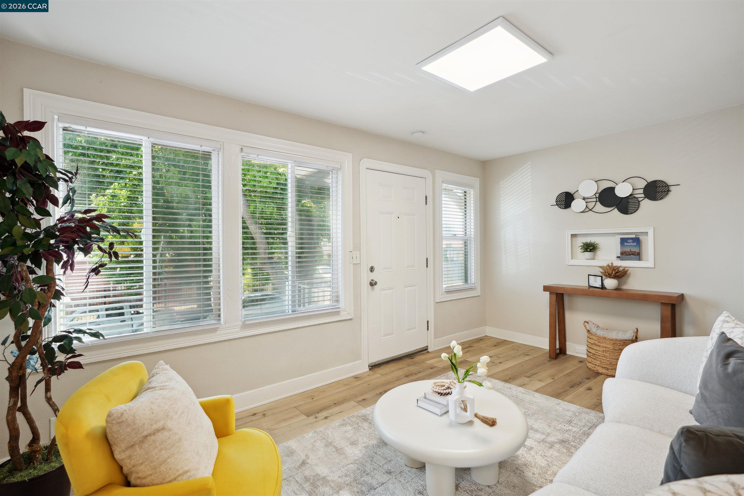 Detail Gallery Image 14 of 37 For 7700 Garfield Ave., Oakland,  CA 94605 - 4 Beds | 1 Baths