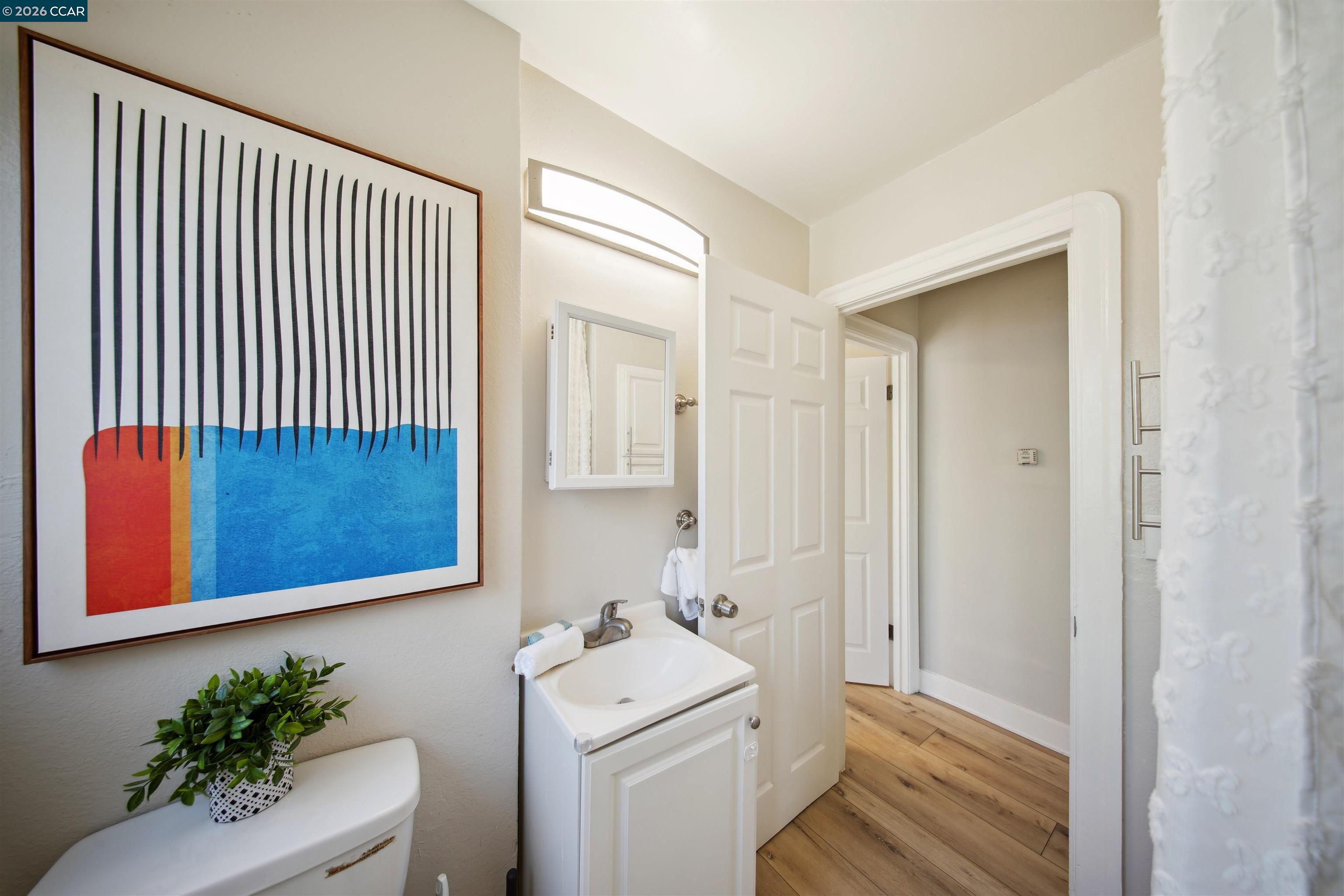 Detail Gallery Image 20 of 37 For 7700 Garfield Ave., Oakland,  CA 94605 - 4 Beds | 1 Baths