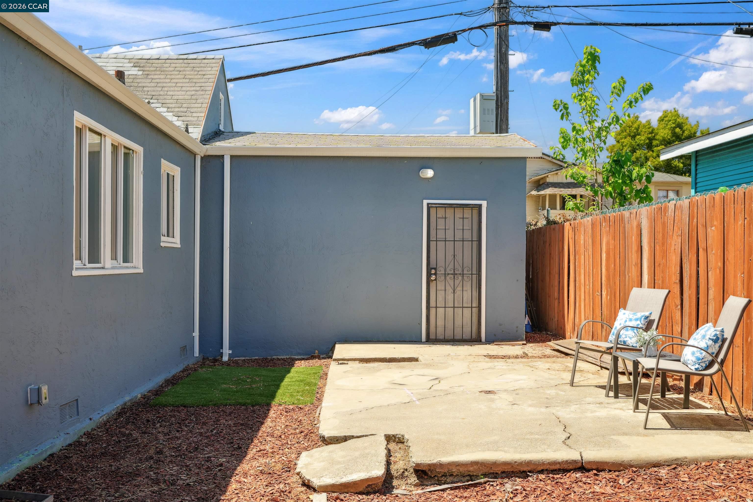 Detail Gallery Image 28 of 37 For 7700 Garfield Ave., Oakland,  CA 94605 - 4 Beds | 1 Baths