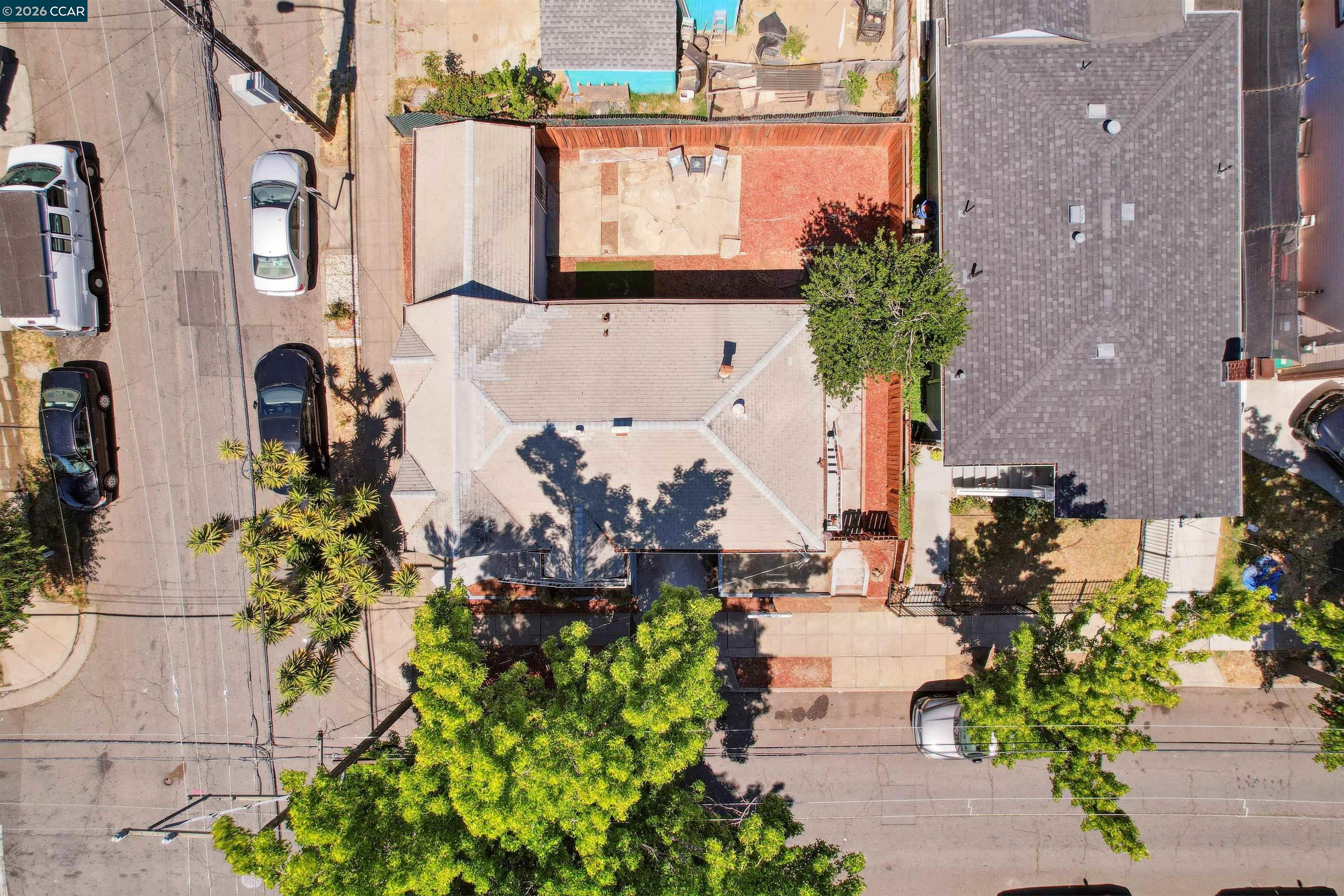 Detail Gallery Image 32 of 37 For 7700 Garfield Ave., Oakland,  CA 94605 - 4 Beds | 1 Baths