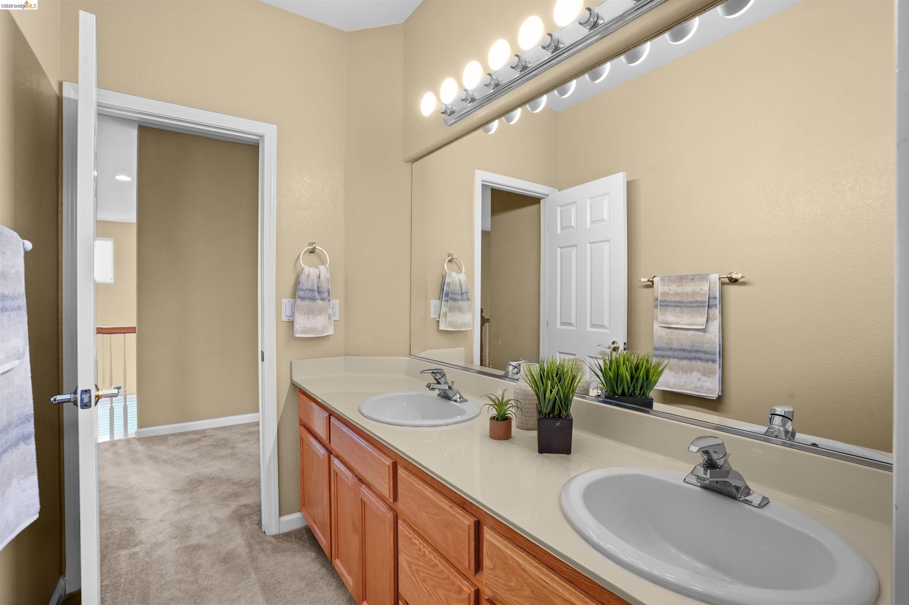 Detail Gallery Image 32 of 49 For 2497 Covelite Way, Antioch,  CA 94531 - 4 Beds | 3 Baths