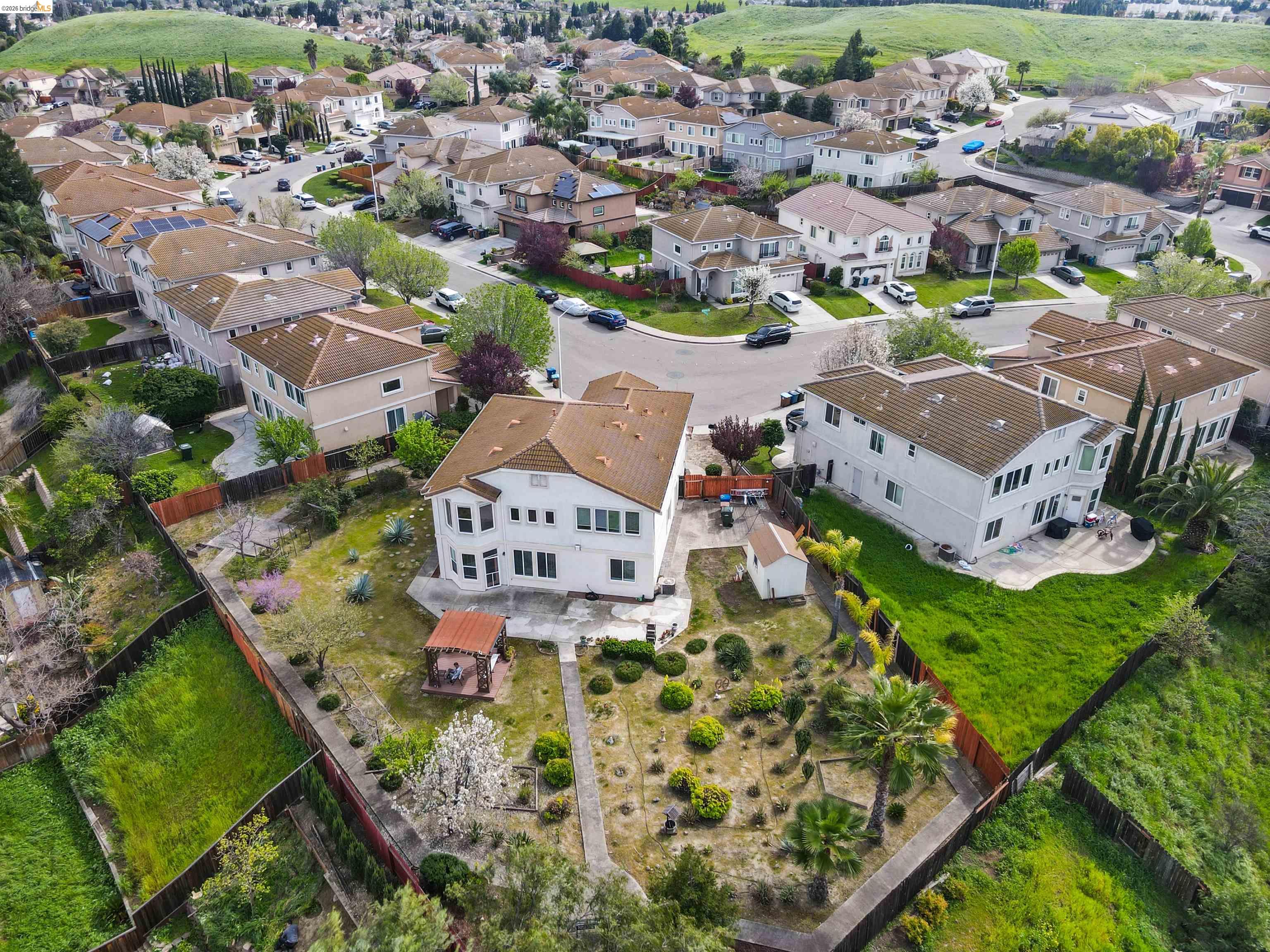 Detail Gallery Image 5 of 49 For 2497 Covelite Way, Antioch,  CA 94531 - 4 Beds | 3 Baths