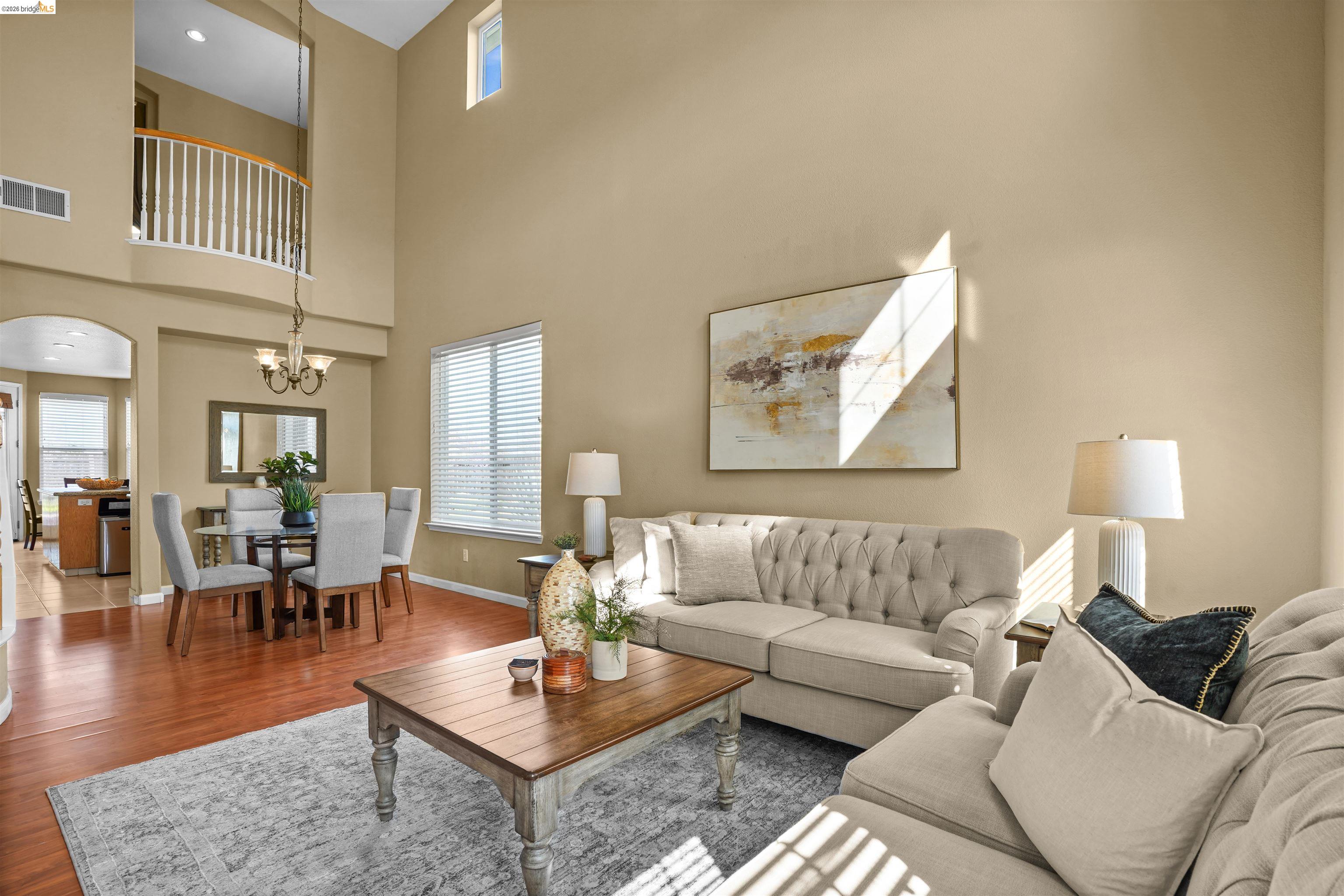 Detail Gallery Image 7 of 49 For 2497 Covelite Way, Antioch,  CA 94531 - 4 Beds | 3 Baths