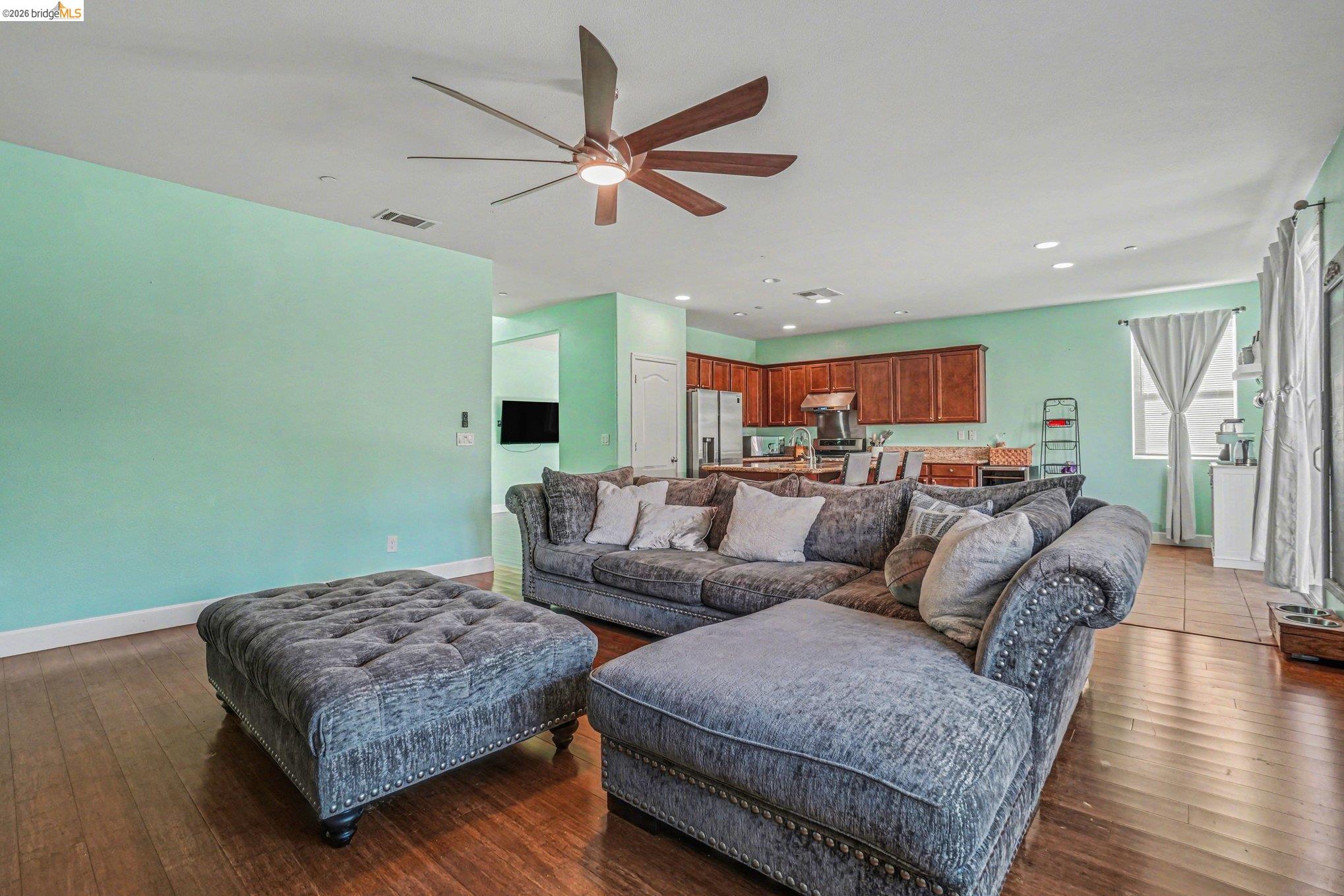 Detail Gallery Image 11 of 55 For 618 Poplar Ct, Oakley,  CA 94561 - 4 Beds | 3/1 Baths