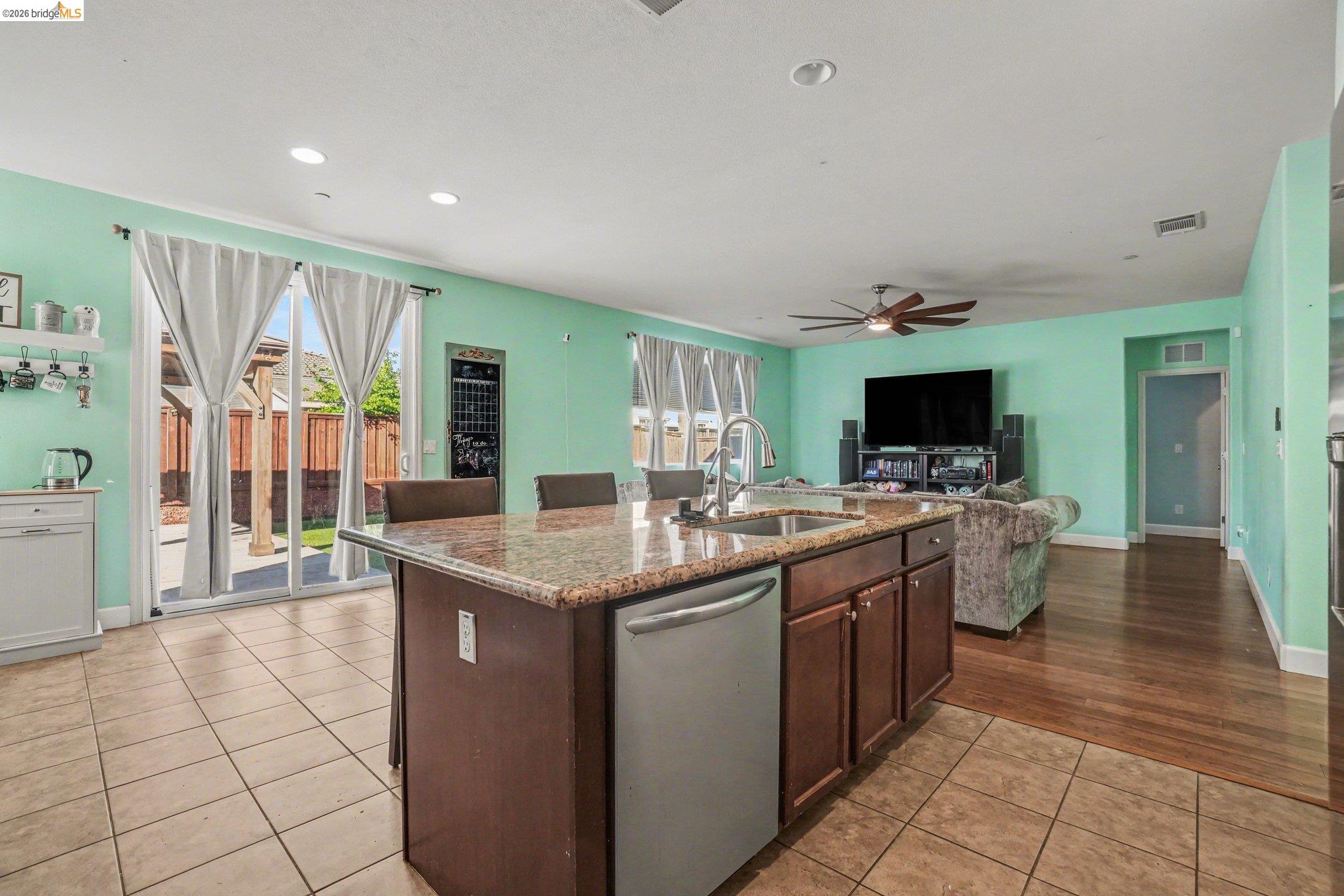 Detail Gallery Image 14 of 55 For 618 Poplar Ct, Oakley,  CA 94561 - 4 Beds | 3/1 Baths