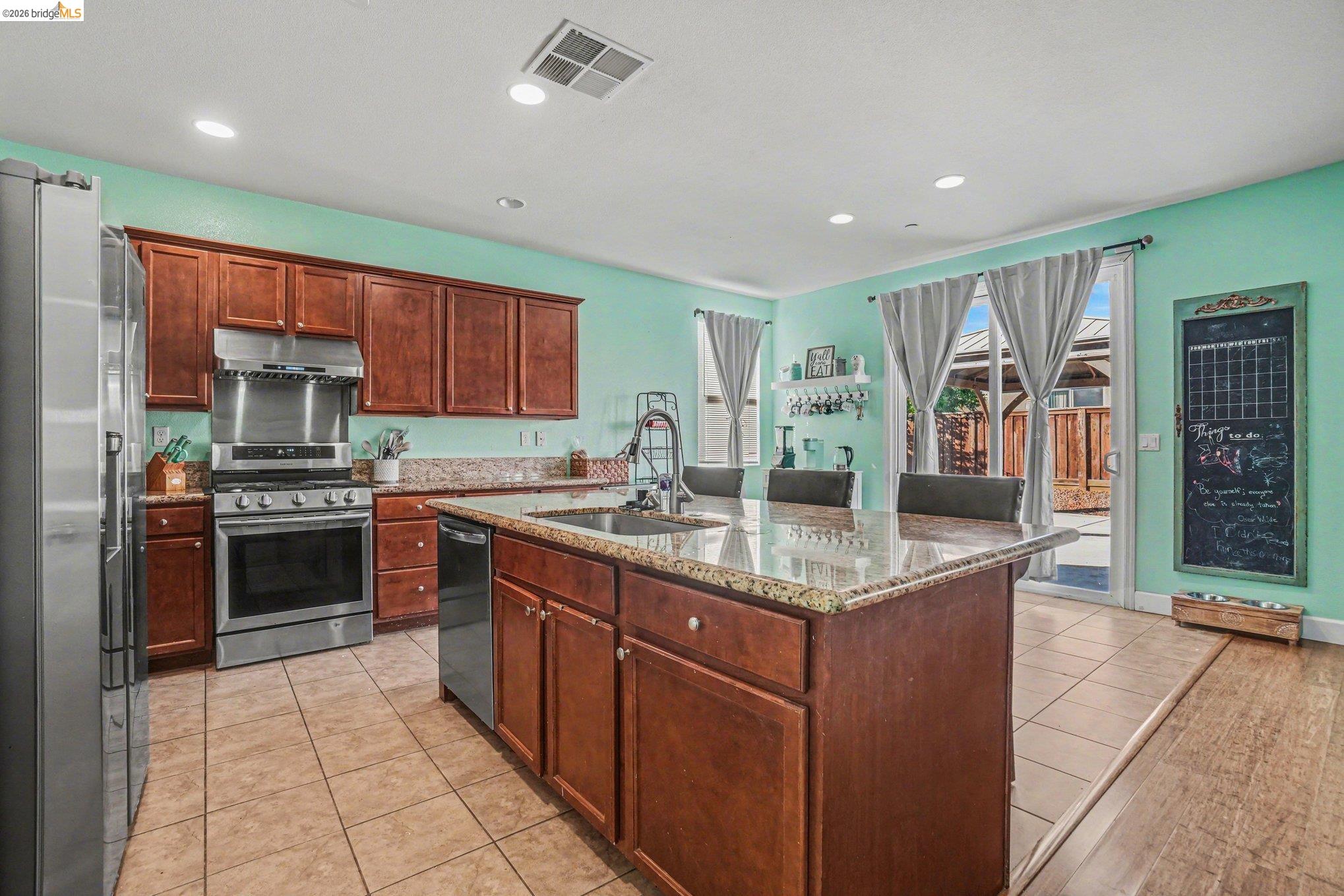 Detail Gallery Image 15 of 55 For 618 Poplar Ct, Oakley,  CA 94561 - 4 Beds | 3/1 Baths