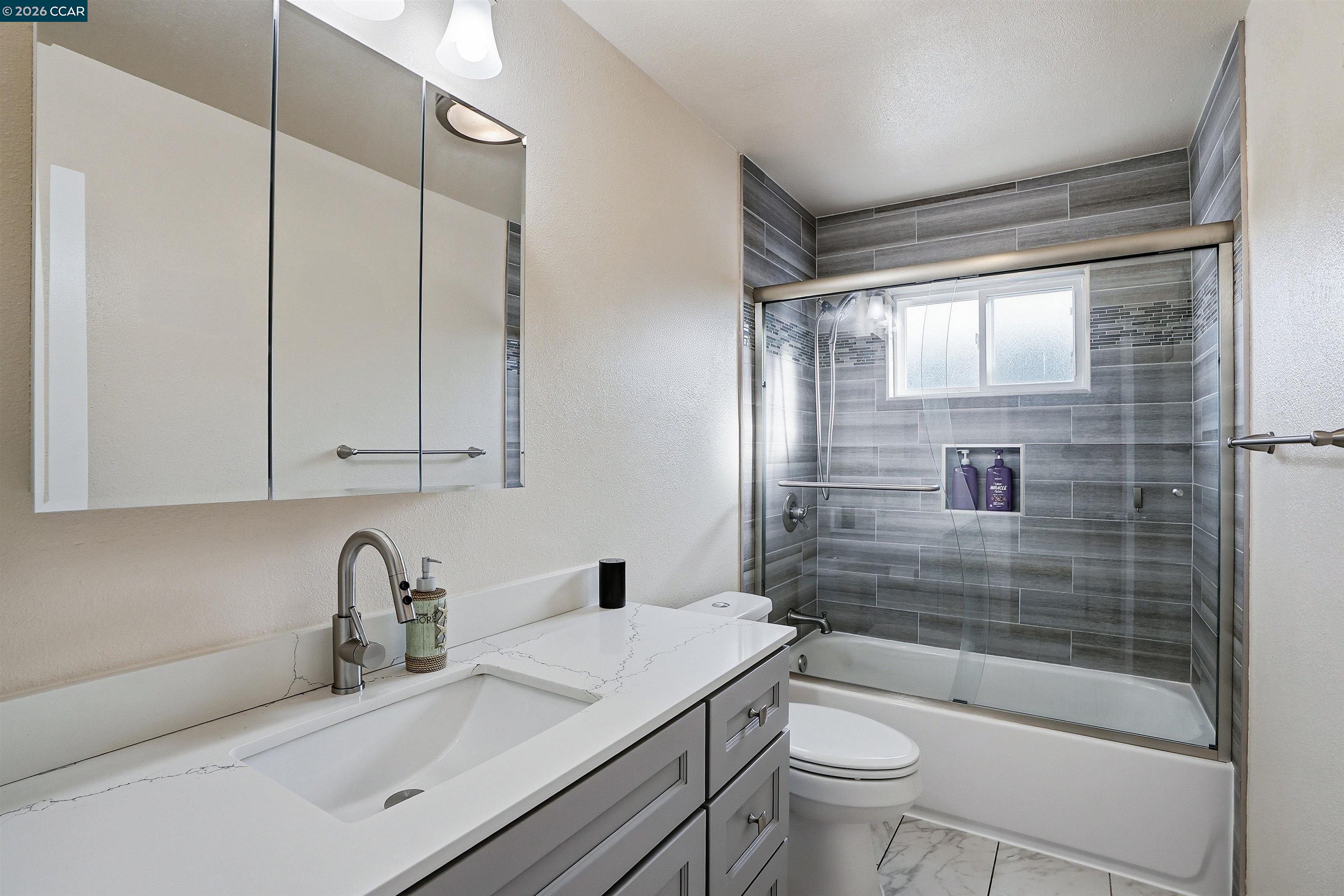 Detail Gallery Image 13 of 34 For 368 Atherton Ave, Pittsburg,  CA 94565 - 4 Beds | 2 Baths