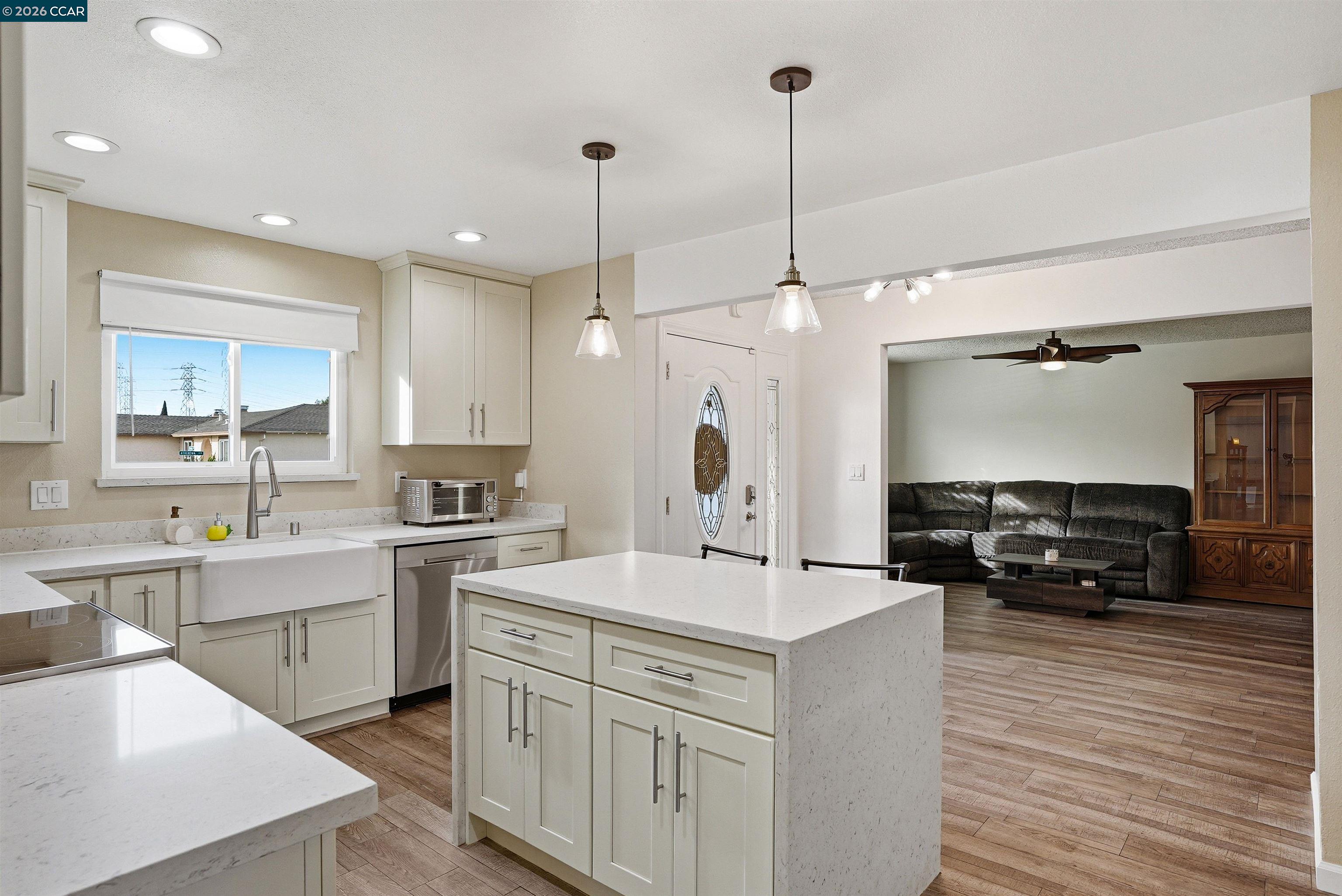 Detail Gallery Image 3 of 34 For 368 Atherton Ave, Pittsburg,  CA 94565 - 4 Beds | 2 Baths