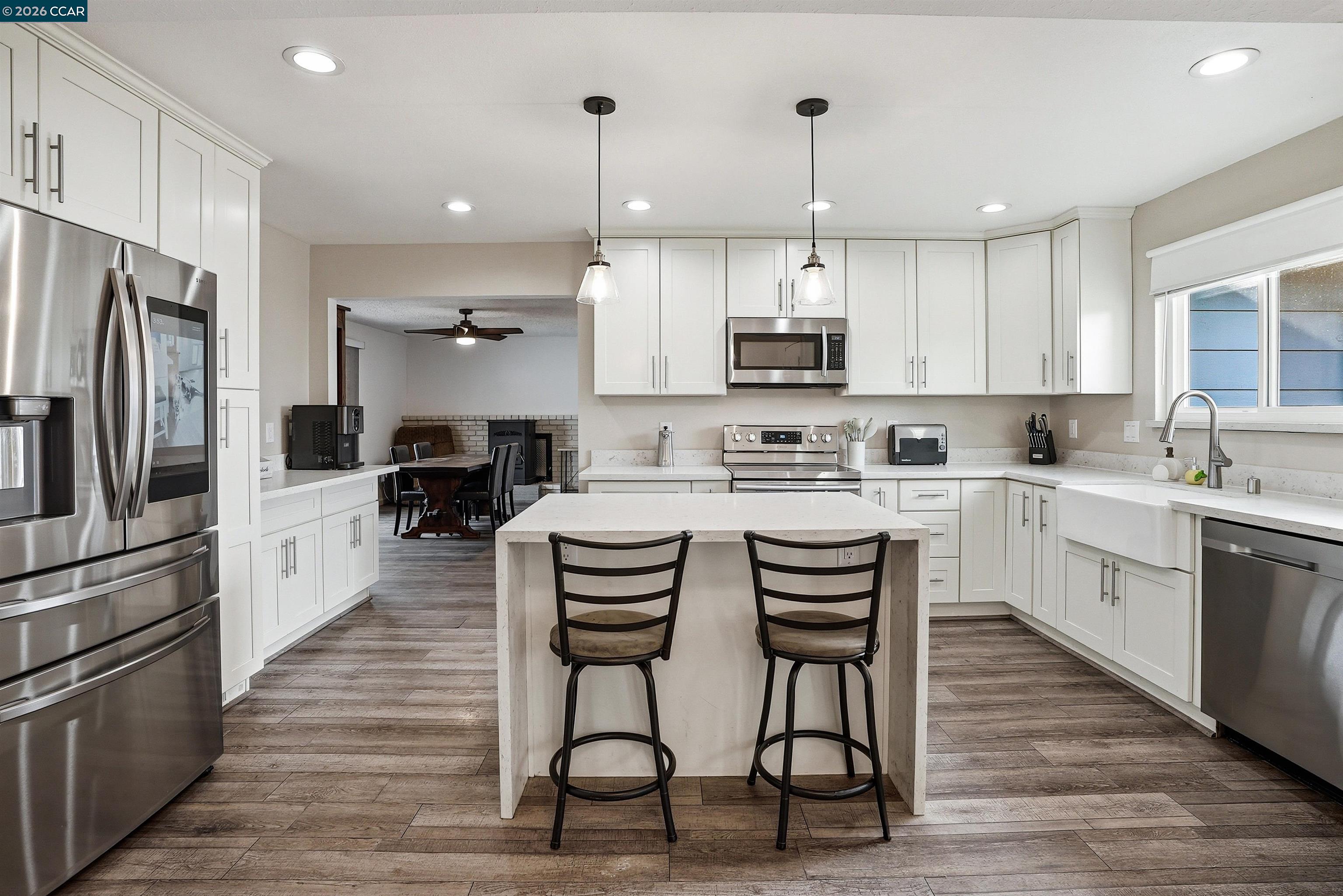 Detail Gallery Image 5 of 34 For 368 Atherton Ave, Pittsburg,  CA 94565 - 4 Beds | 2 Baths