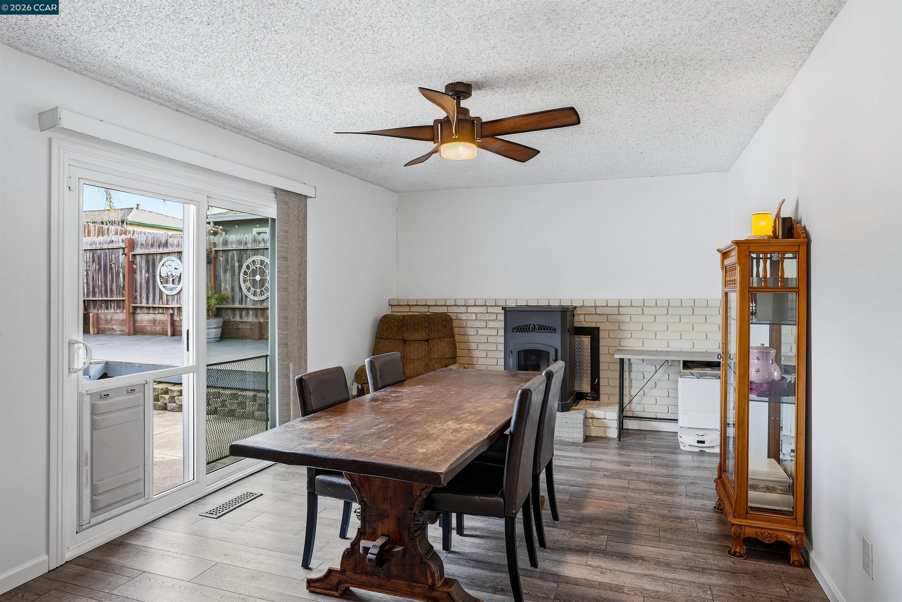 Detail Gallery Image 8 of 34 For 368 Atherton Ave, Pittsburg,  CA 94565 - 4 Beds | 2 Baths