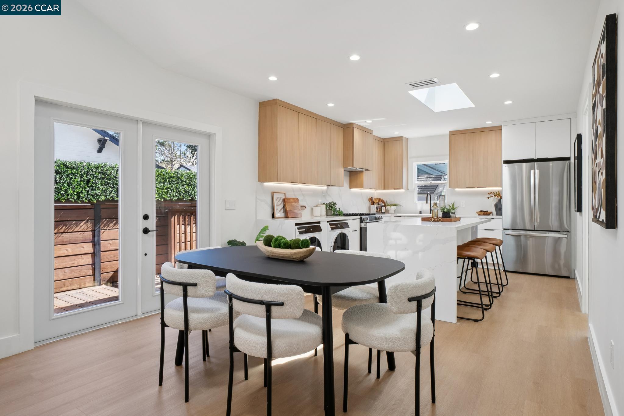 Detail Gallery Image 14 of 60 For 1612 Carleton Street, Berkeley,  CA 94703 - 2 Beds | 2 Baths