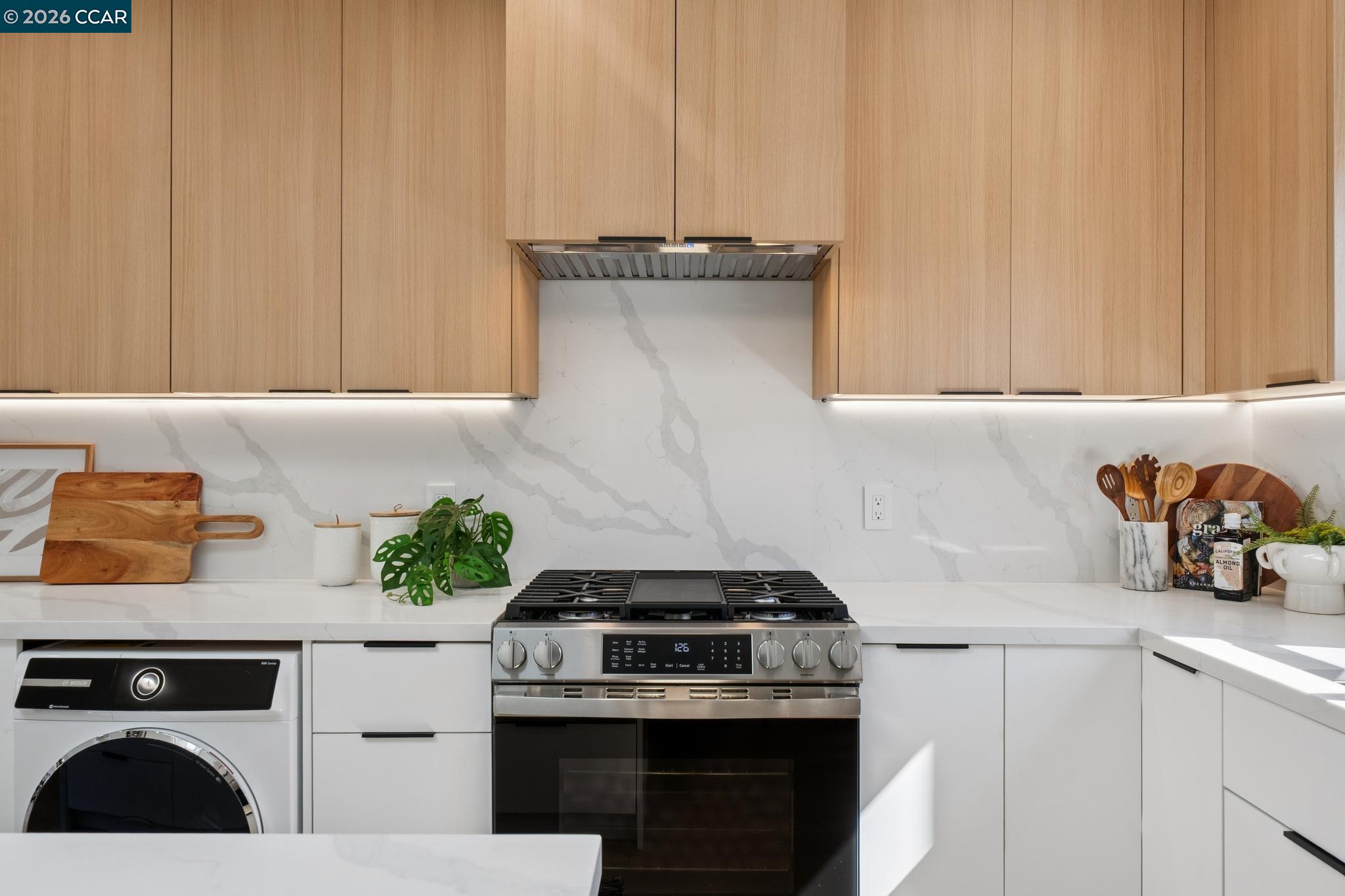 Detail Gallery Image 24 of 60 For 1612 Carleton Street, Berkeley,  CA 94703 - 2 Beds | 2 Baths