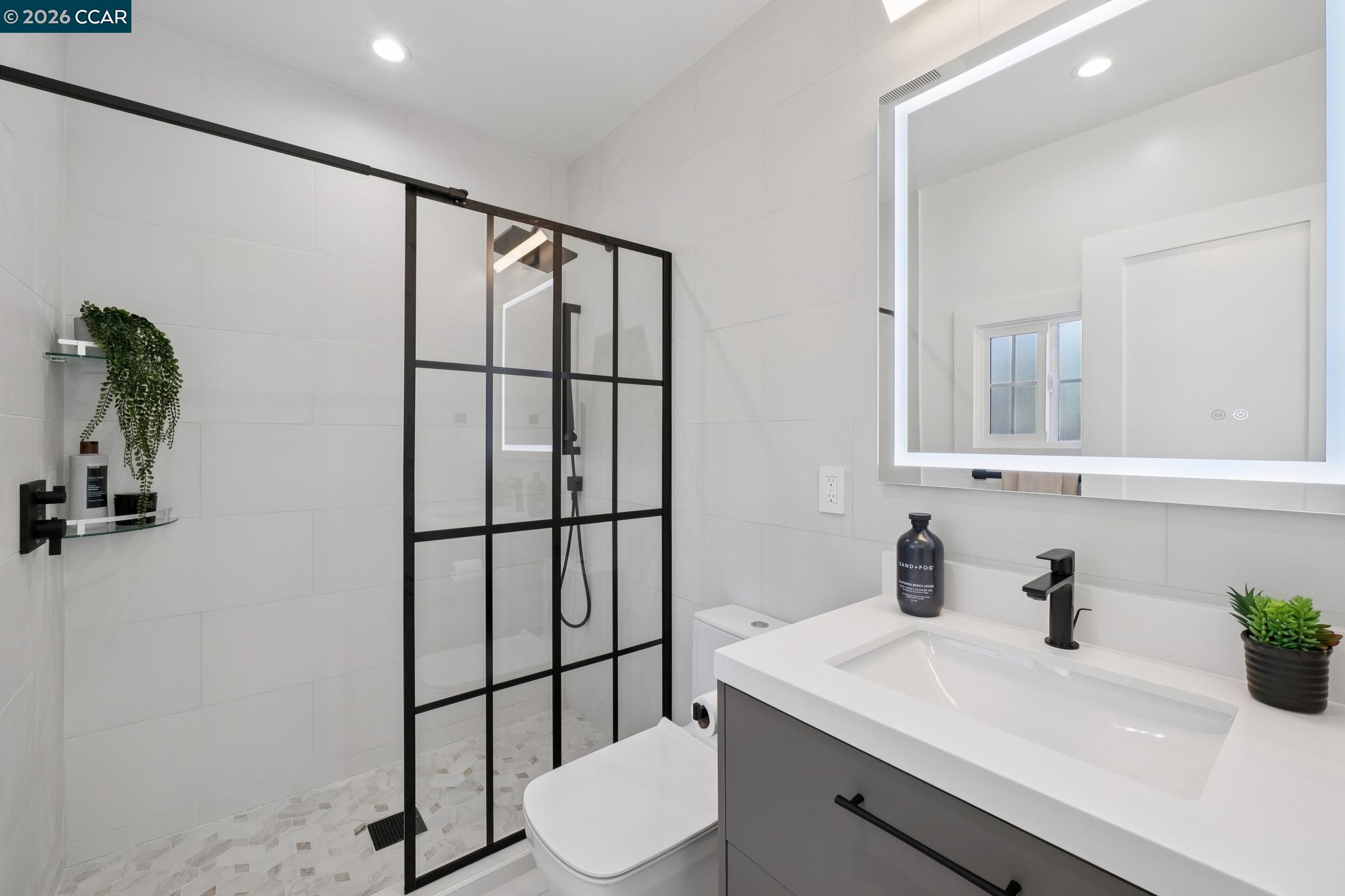 Detail Gallery Image 31 of 60 For 1612 Carleton Street, Berkeley,  CA 94703 - 2 Beds | 2 Baths