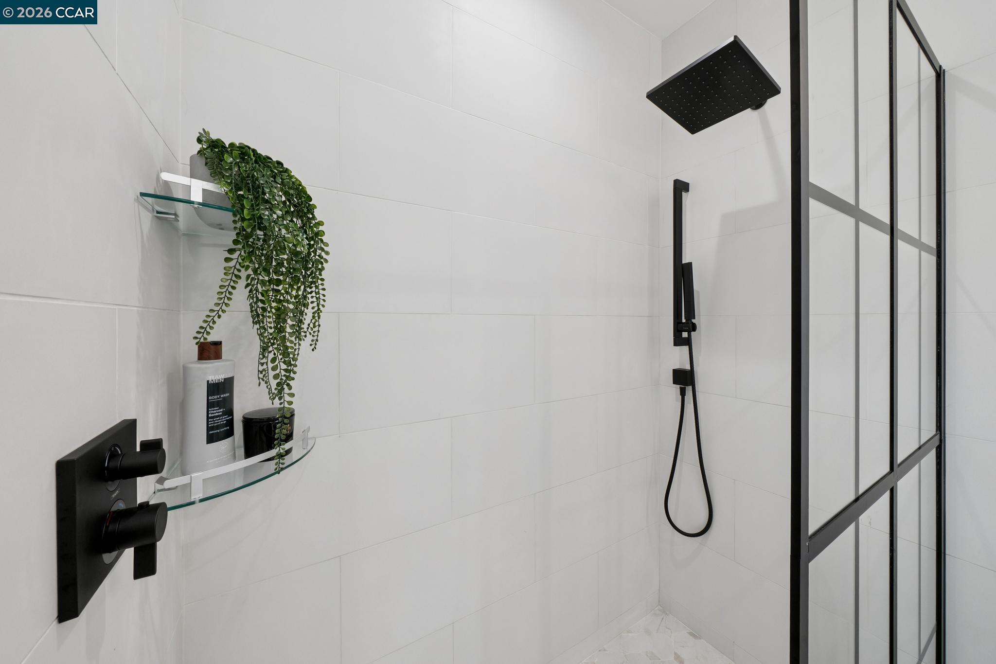 Detail Gallery Image 32 of 60 For 1612 Carleton Street, Berkeley,  CA 94703 - 2 Beds | 2 Baths