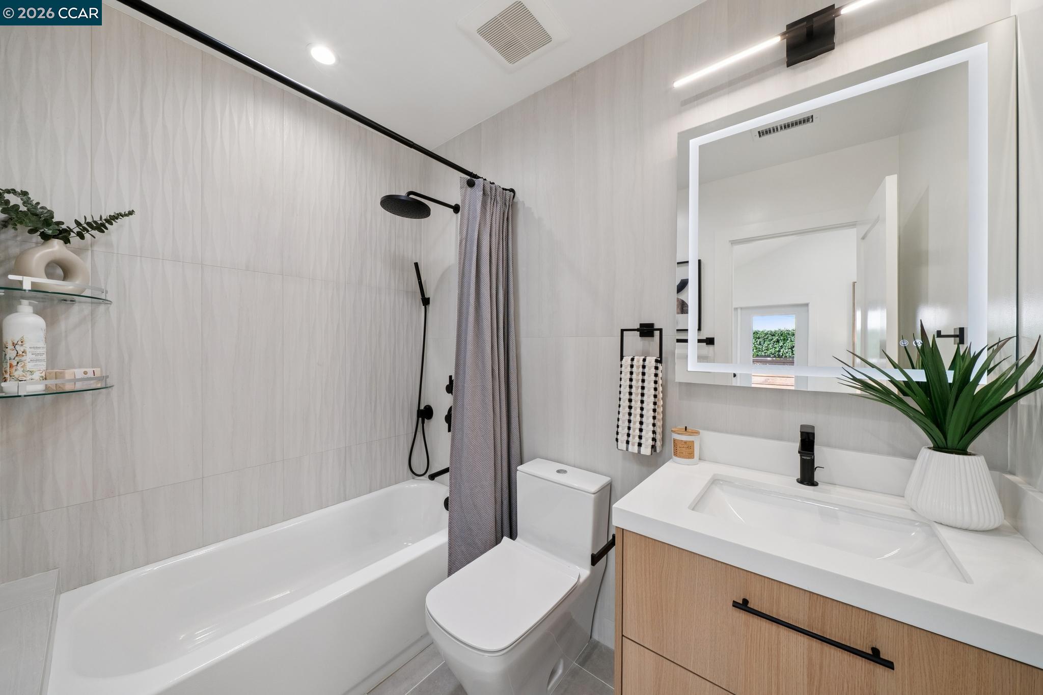 Detail Gallery Image 36 of 60 For 1612 Carleton Street, Berkeley,  CA 94703 - 2 Beds | 2 Baths