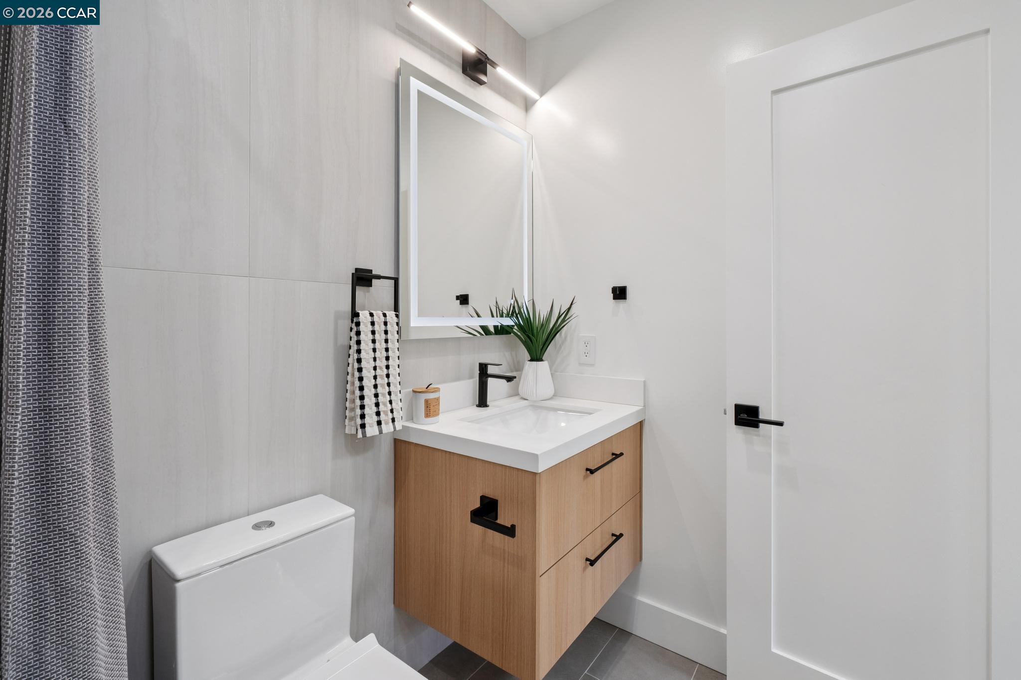 Detail Gallery Image 38 of 60 For 1612 Carleton Street, Berkeley,  CA 94703 - 2 Beds | 2 Baths