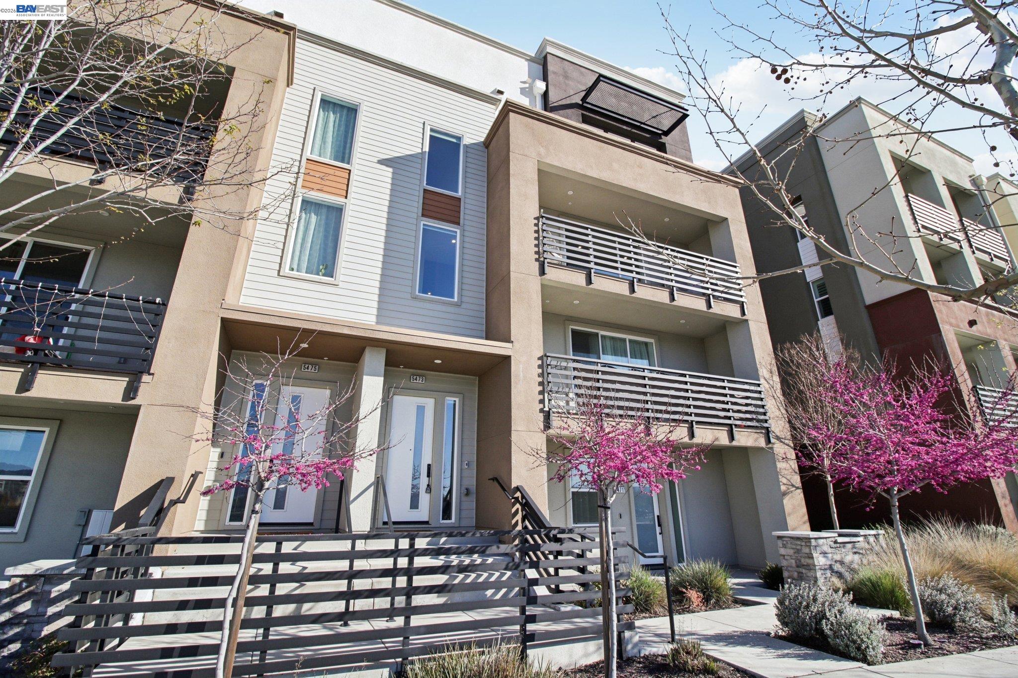 Detail Gallery Image 2 of 60 For 5473 Dublin Blvd, Dublin,  CA 94568 - 4 Beds | 3 Baths