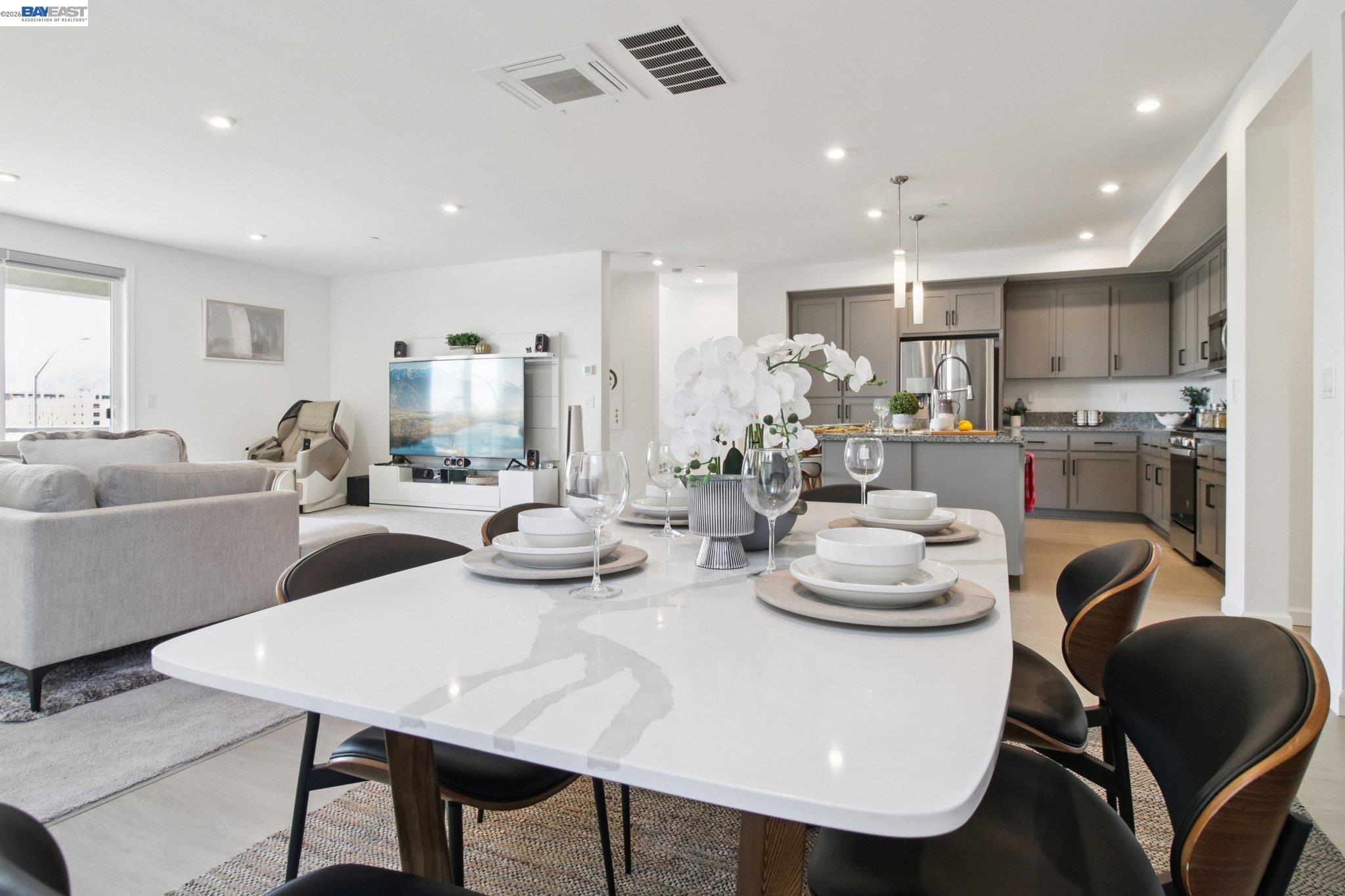 Detail Gallery Image 16 of 60 For 5473 Dublin Blvd, Dublin,  CA 94568 - 4 Beds | 3 Baths