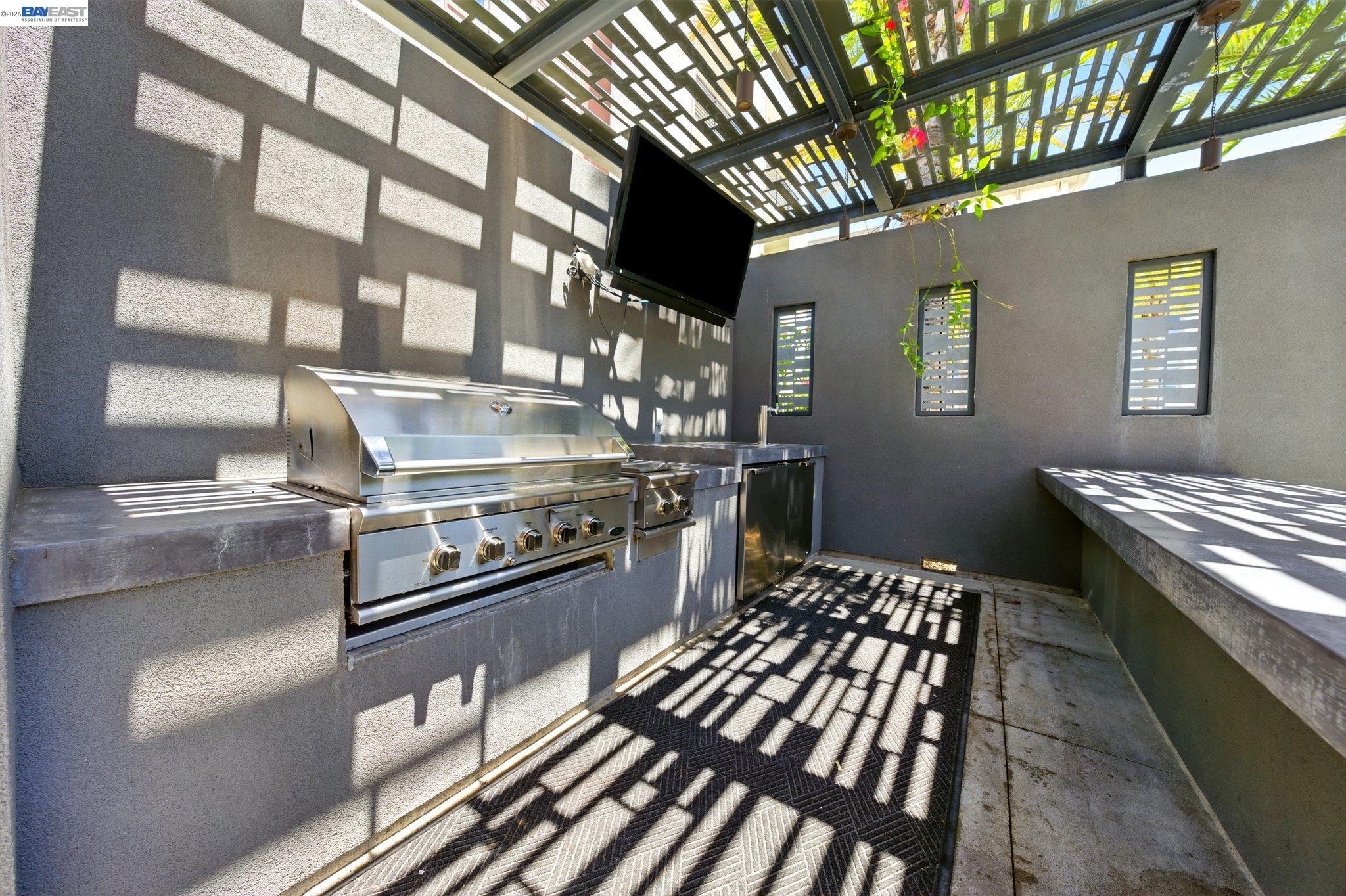 Detail Gallery Image 45 of 60 For 5473 Dublin Blvd, Dublin,  CA 94568 - 4 Beds | 3 Baths