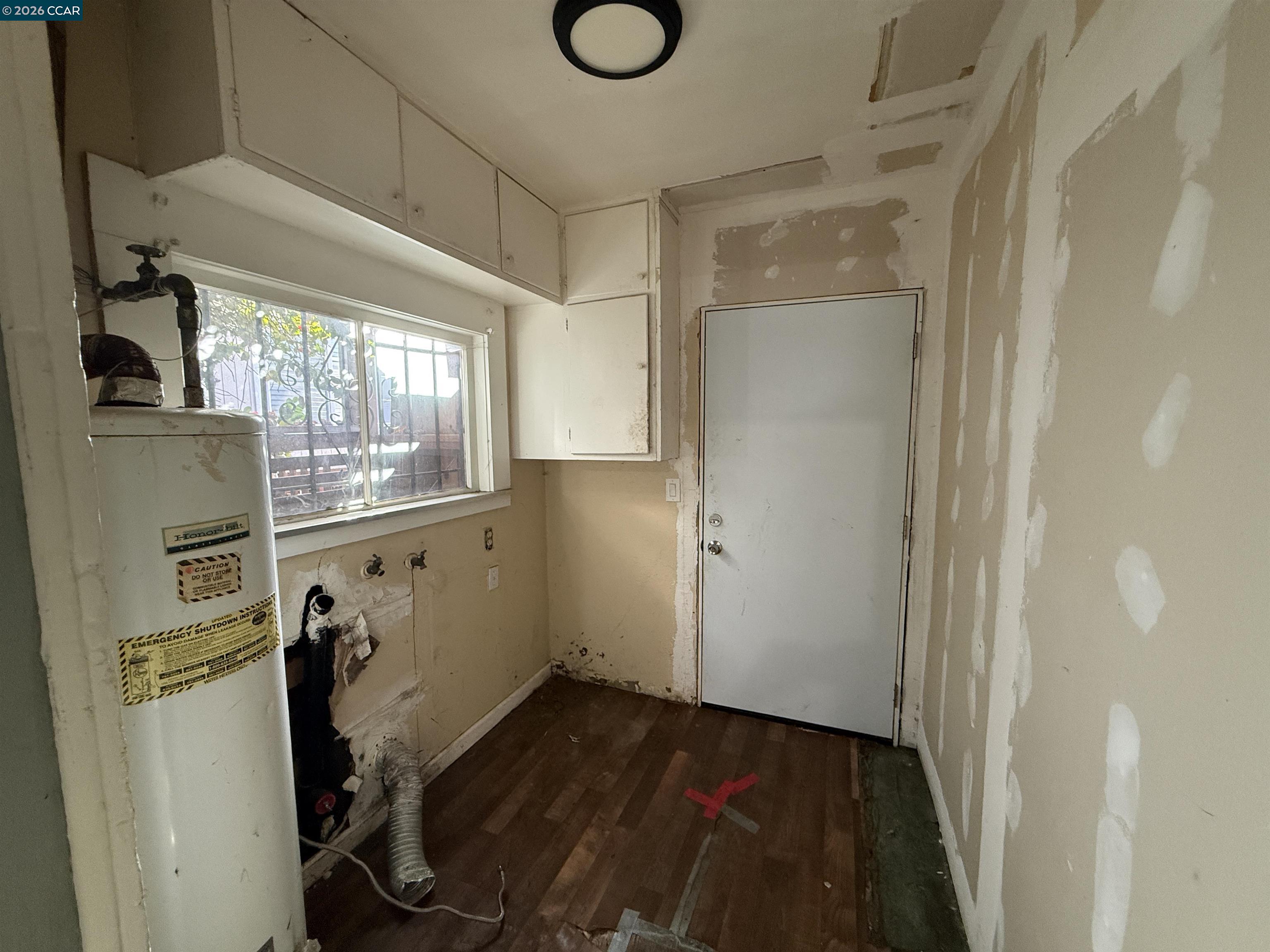 Detail Gallery Image 12 of 13 For 965 Arlington Ave, Oakland,  CA 94608 - 2 Beds | 2 Baths