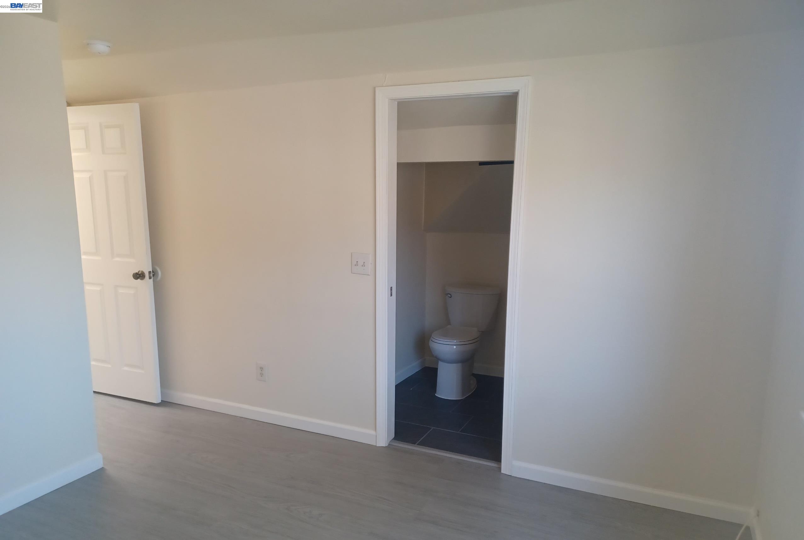 Detail Gallery Image 5 of 10 For 2716 Fruitvale Ave #C,  Oakland,  CA 94601 - 13 Beds | 5 Baths