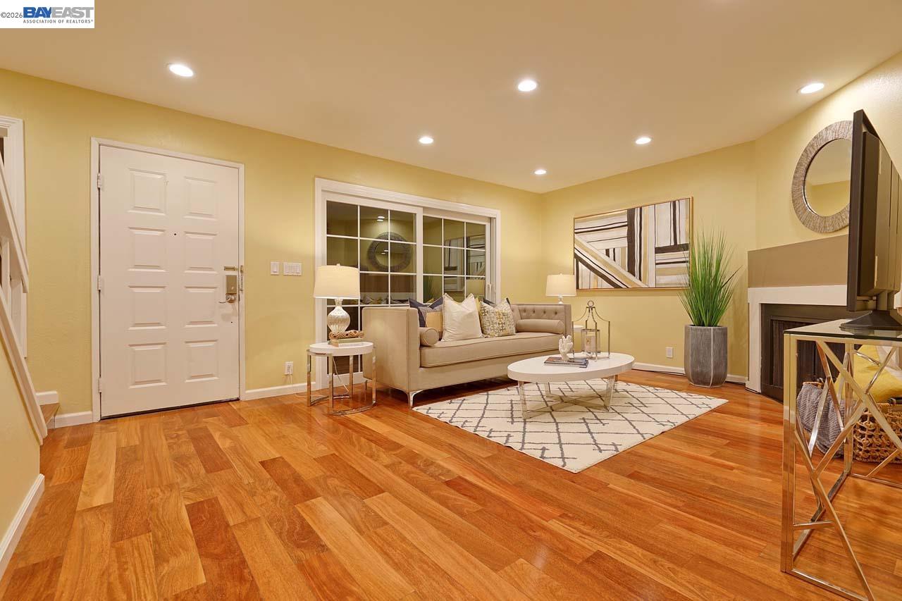 Photo #2: 41126683 Listing: Photo #2