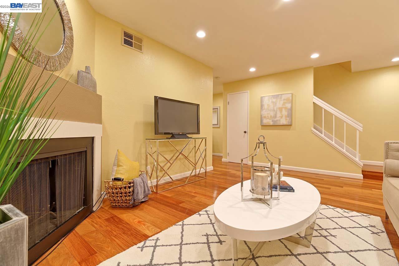 Detail Gallery Image 11 of 26 For 4235 Tanager Cmn, Fremont,  CA 94555 - 3 Beds | 1/1 Baths