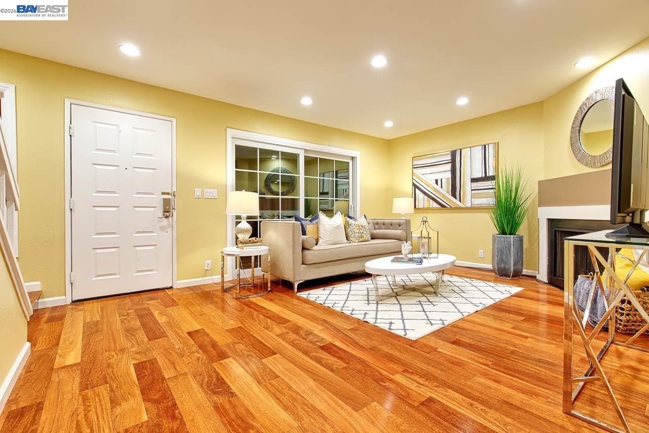 Detail Gallery Image 4 of 30 For 4235 Tanager Cmn, Fremont,  CA 94555 - 3 Beds | 1/1 Baths