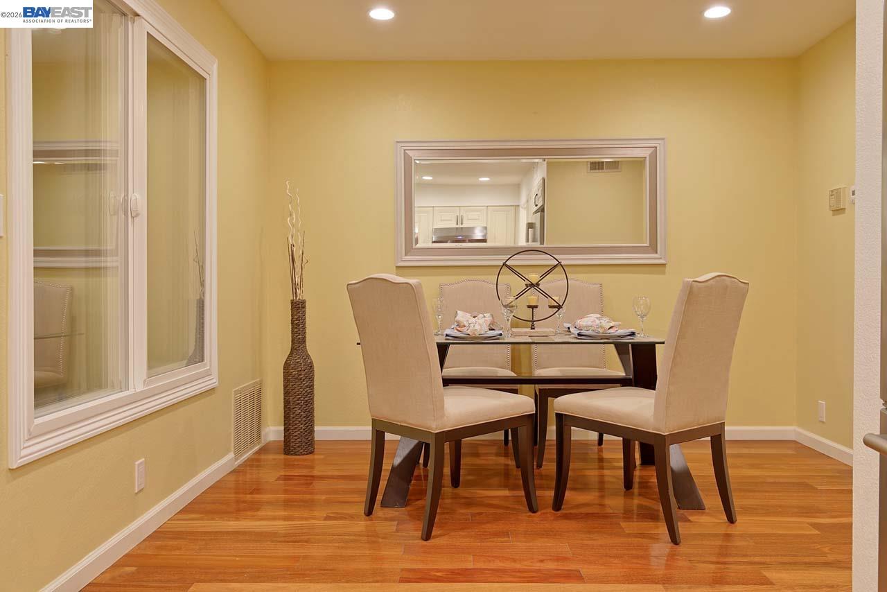 Detail Gallery Image 9 of 26 For 4235 Tanager Cmn, Fremont,  CA 94555 - 3 Beds | 1/1 Baths