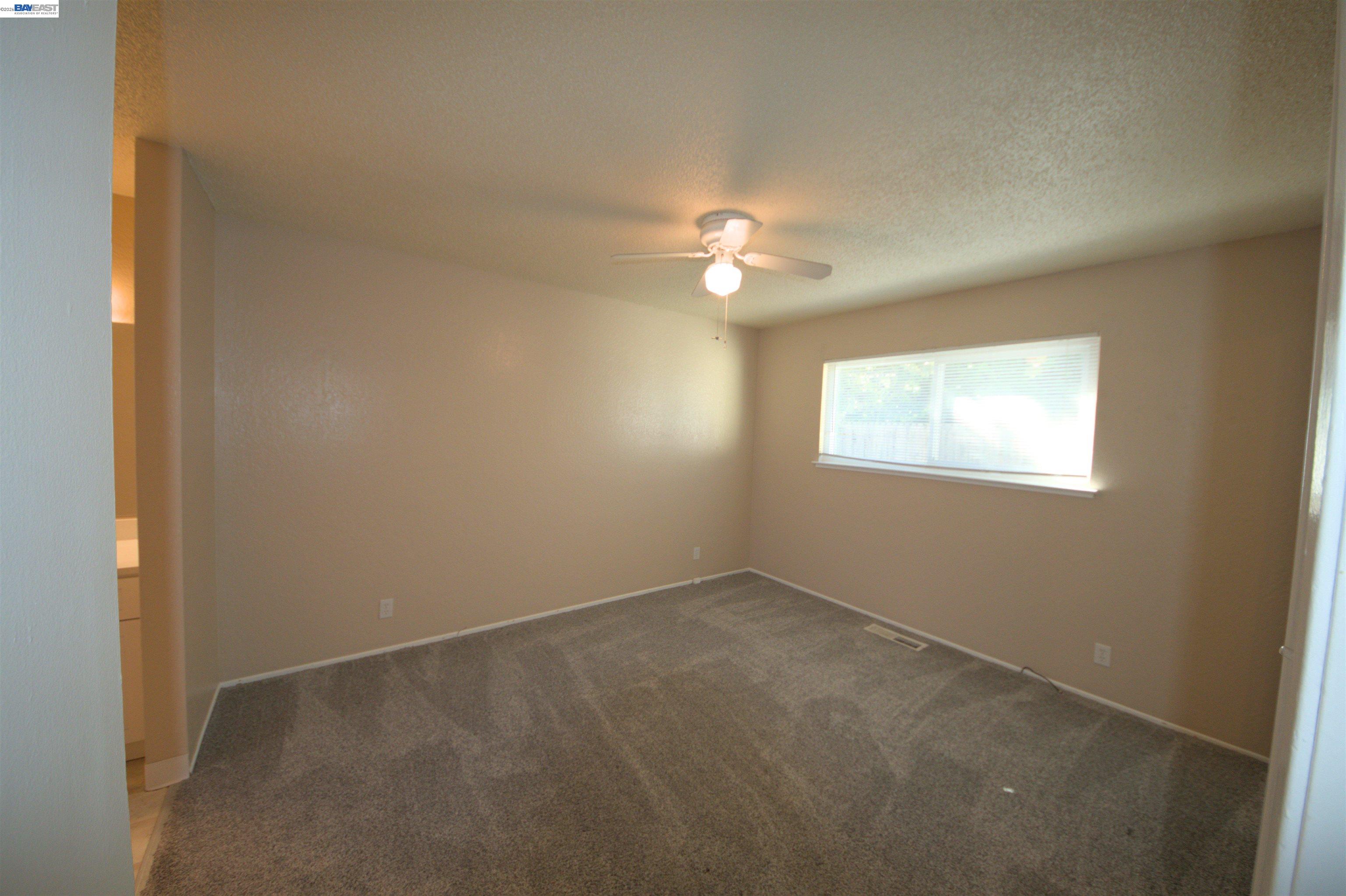 Detail Gallery Image 17 of 37 For 3799 Crestview Dr, Pittsburg,  CA 94565-5716 - 3 Beds | 2 Baths