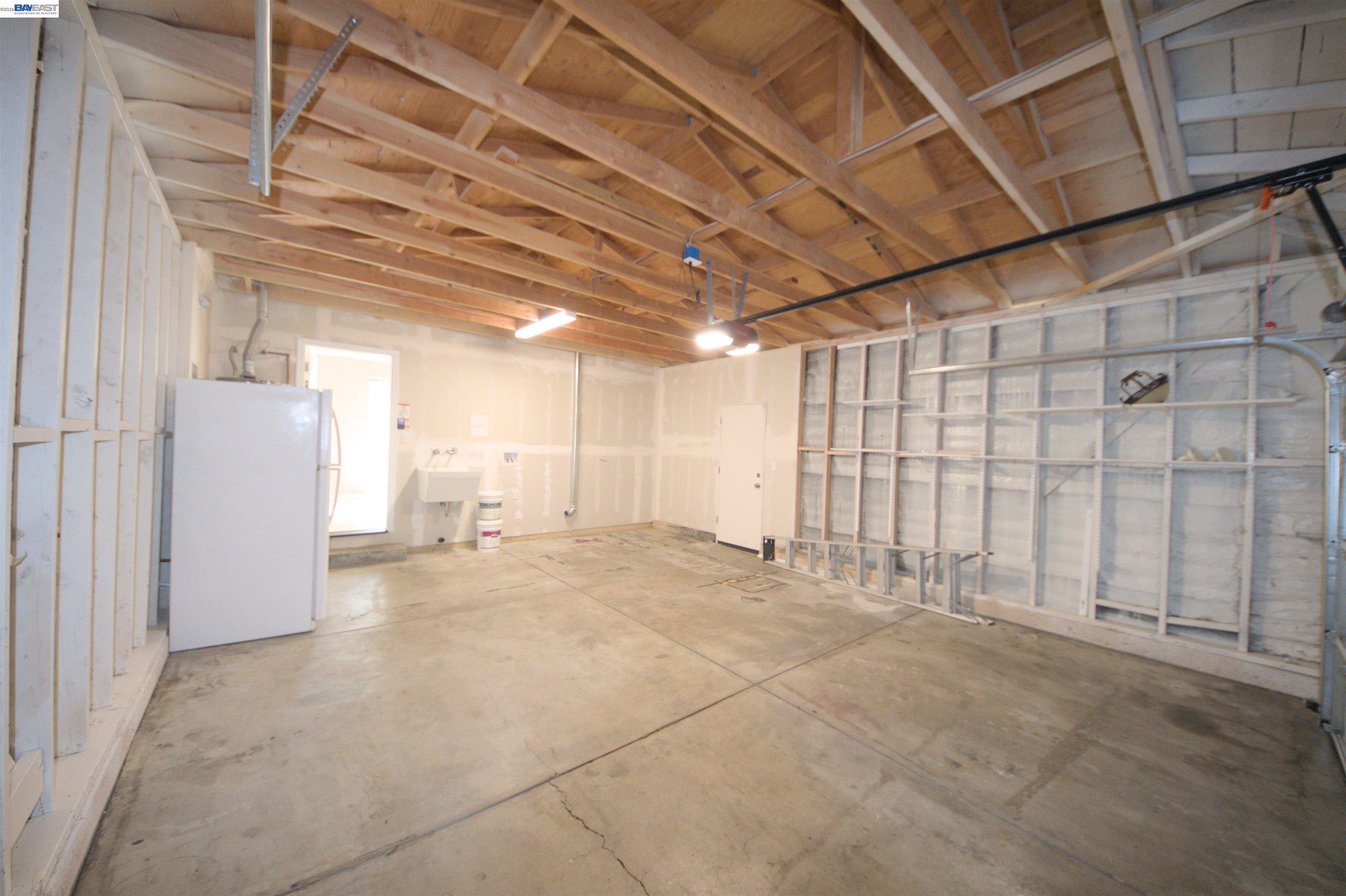 Detail Gallery Image 34 of 37 For 3799 Crestview Dr, Pittsburg,  CA 94565-5716 - 3 Beds | 2 Baths