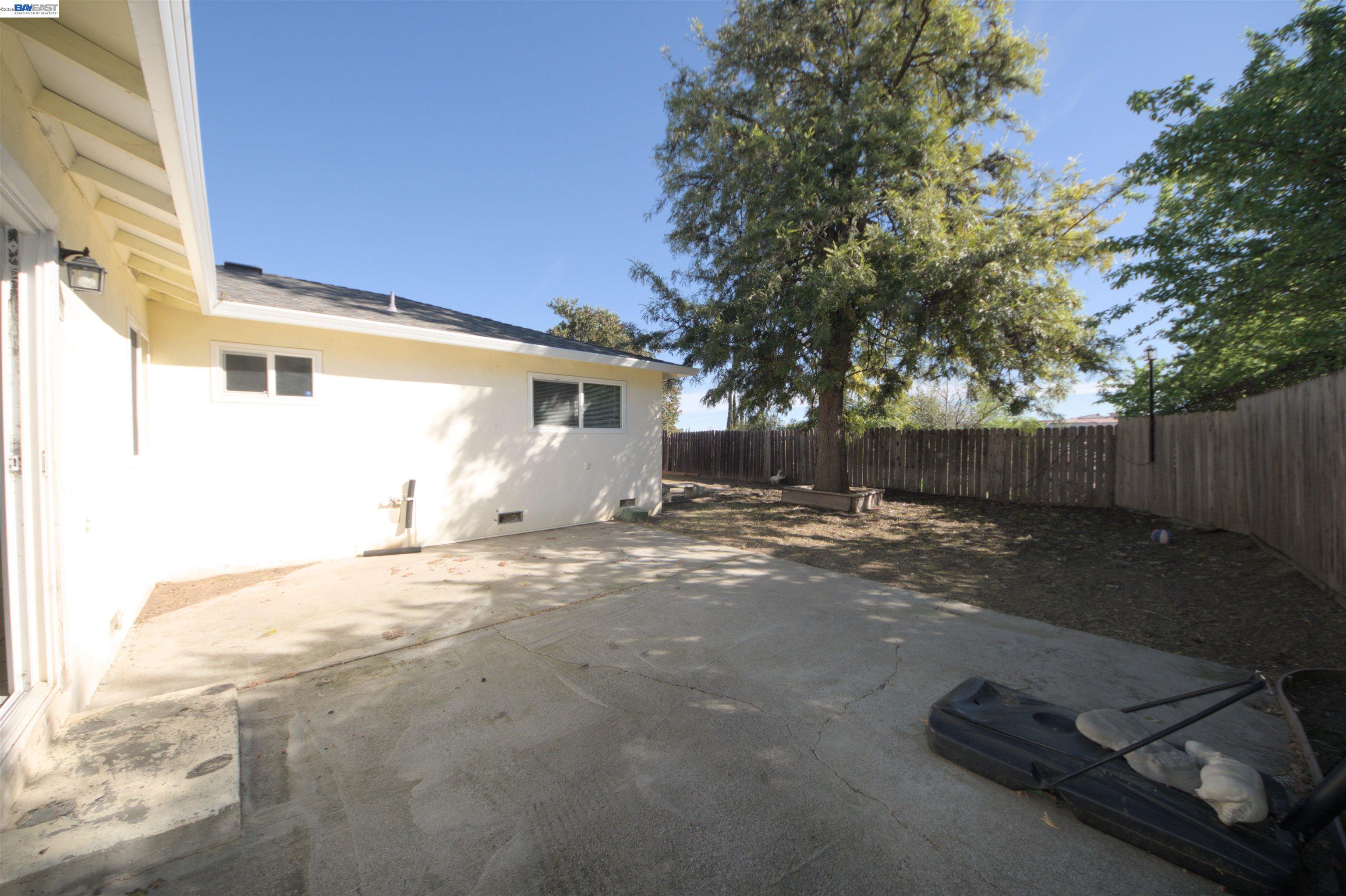 Detail Gallery Image 35 of 37 For 3799 Crestview Dr, Pittsburg,  CA 94565-5716 - 3 Beds | 2 Baths