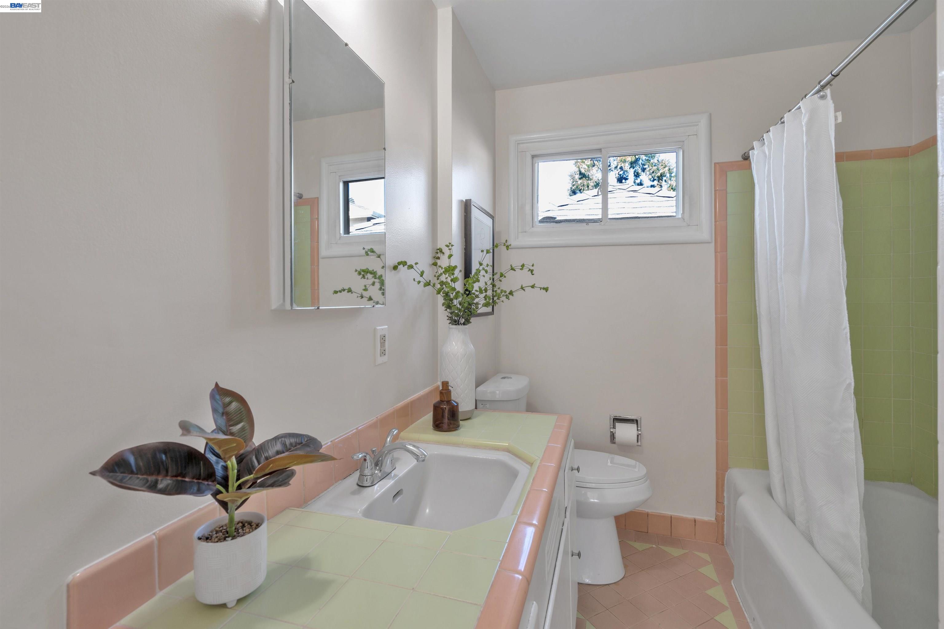 Detail Gallery Image 18 of 44 For 3627 Loma Vista Ave, Oakland,  CA 94619 - – Beds | – Baths