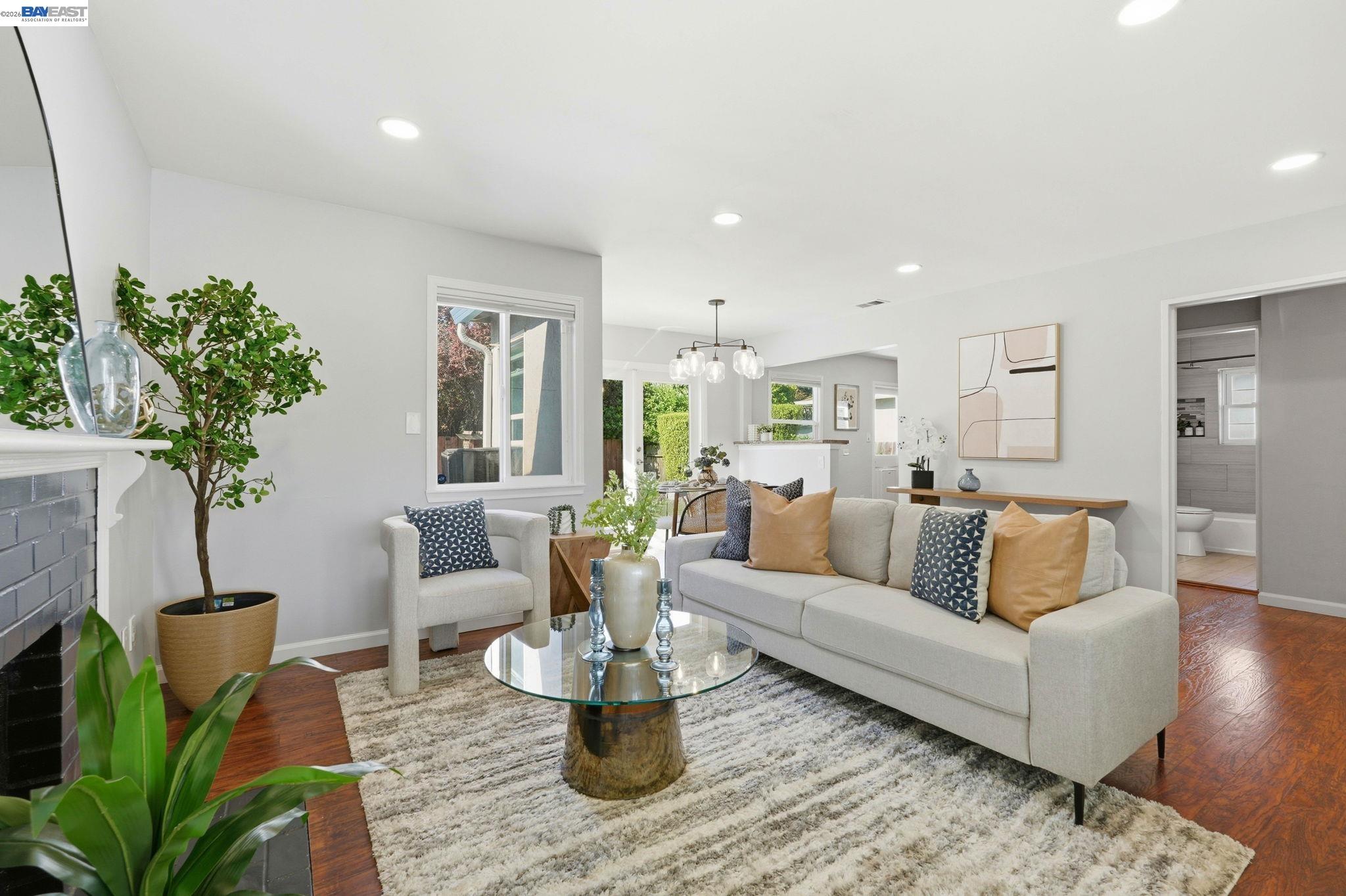 Detail Gallery Image 11 of 44 For 15965 via Granada, San Lorenzo,  CA 94580 - 3 Beds | 1 Baths