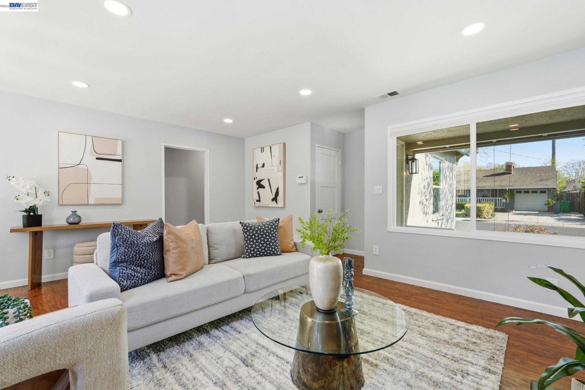 Detail Gallery Image 12 of 44 For 15965 via Granada, San Lorenzo,  CA 94580 - 3 Beds | 1 Baths