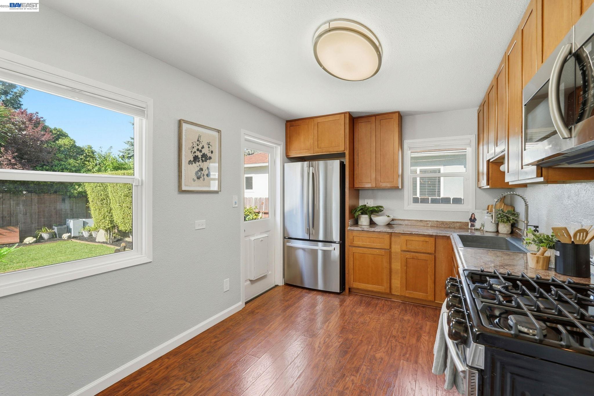 Detail Gallery Image 13 of 44 For 15965 via Granada, San Lorenzo,  CA 94580 - 3 Beds | 1 Baths