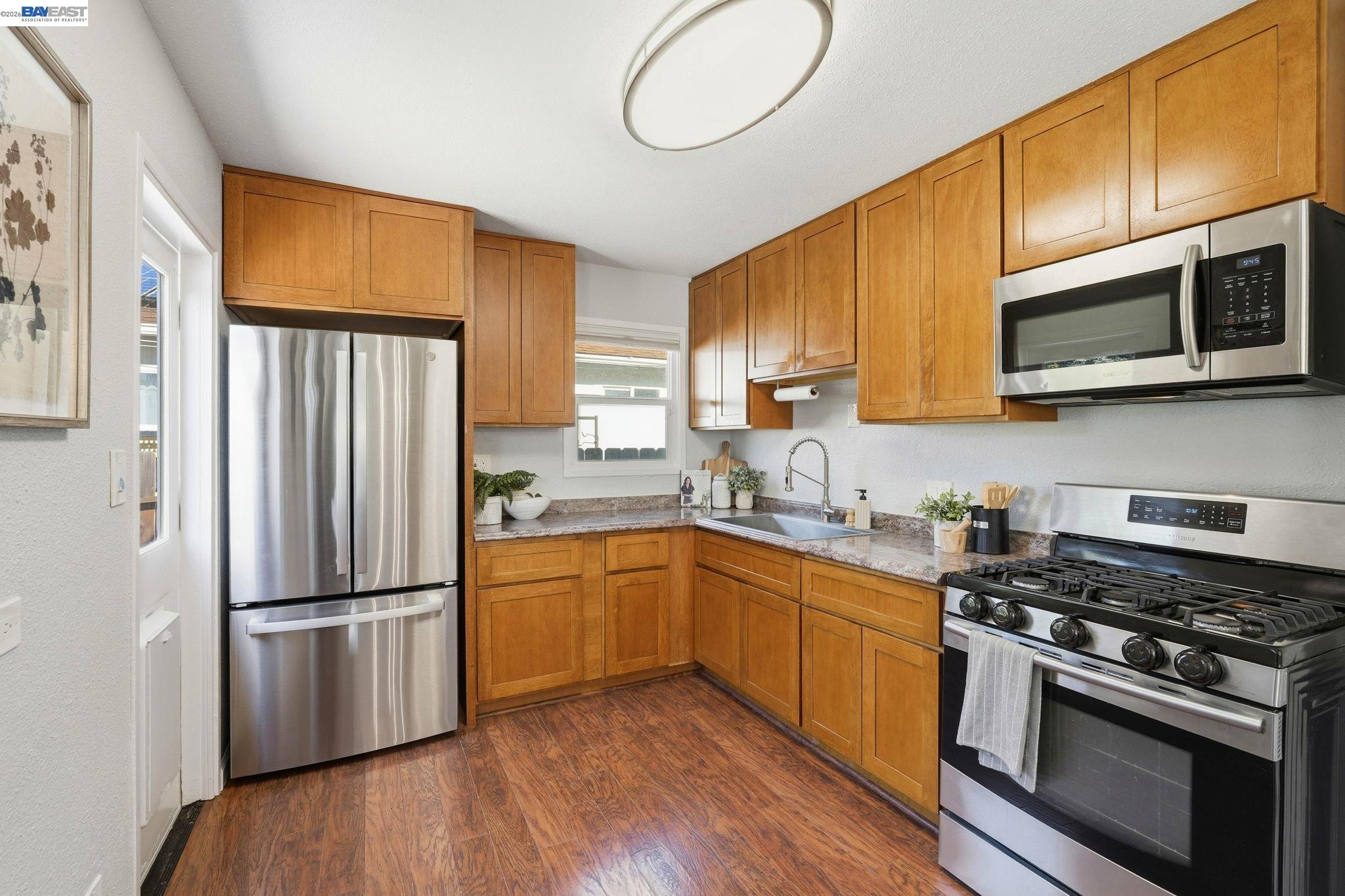 Detail Gallery Image 14 of 44 For 15965 via Granada, San Lorenzo,  CA 94580 - 3 Beds | 1 Baths