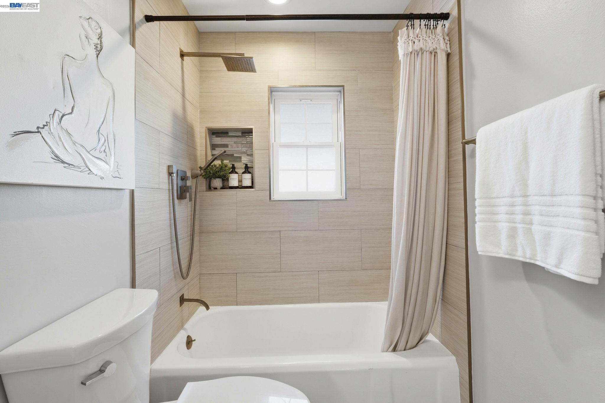 Detail Gallery Image 29 of 44 For 15965 via Granada, San Lorenzo,  CA 94580 - 3 Beds | 1 Baths