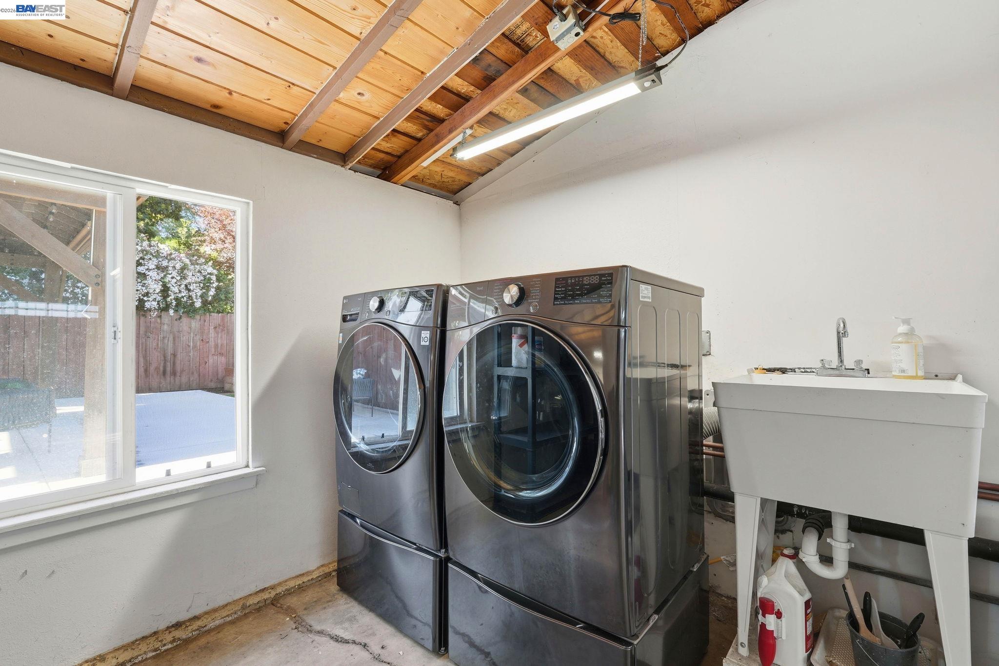 Detail Gallery Image 30 of 44 For 15965 via Granada, San Lorenzo,  CA 94580 - 3 Beds | 1 Baths