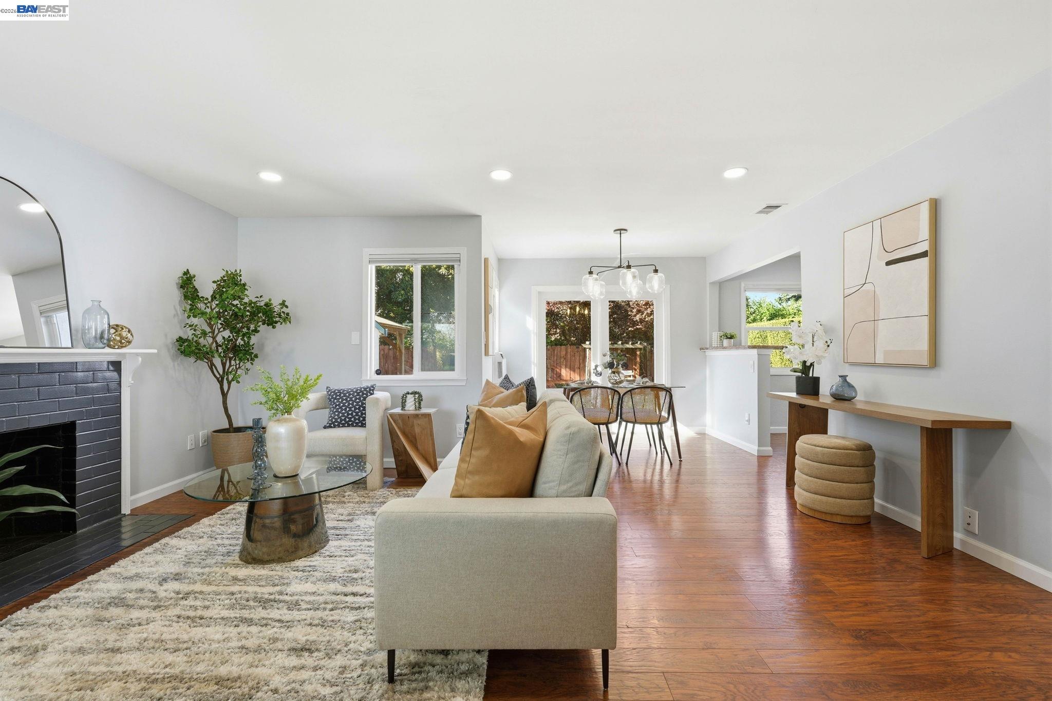 Detail Gallery Image 8 of 44 For 15965 via Granada, San Lorenzo,  CA 94580 - 3 Beds | 1 Baths