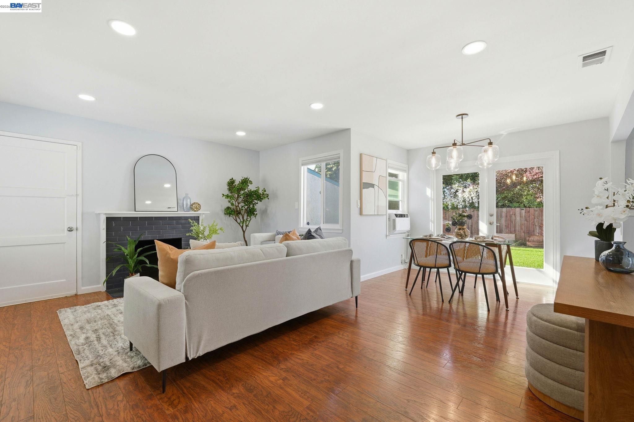 Detail Gallery Image 9 of 44 For 15965 via Granada, San Lorenzo,  CA 94580 - 3 Beds | 1 Baths