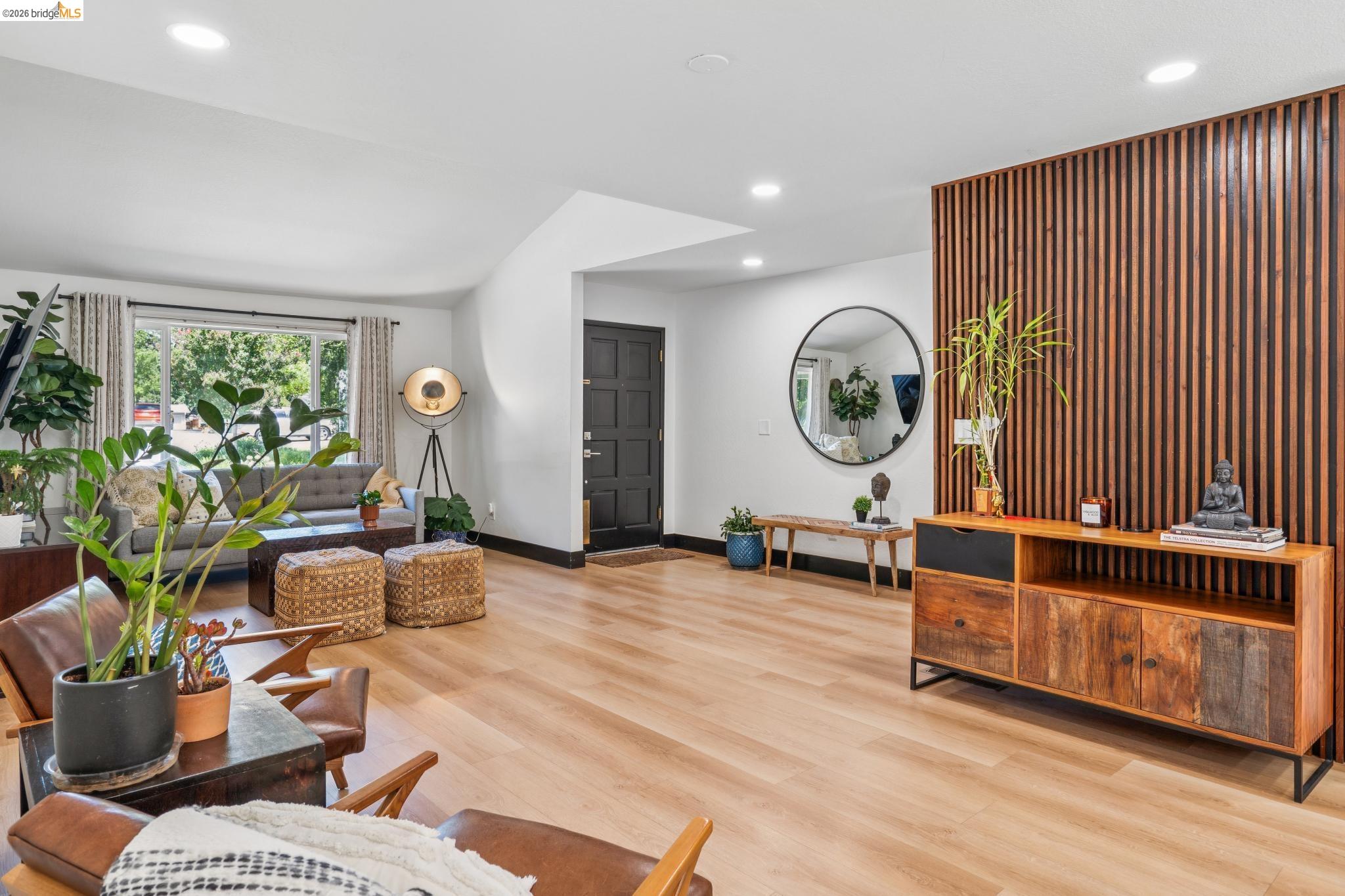 Detail Gallery Image 4 of 44 For 3093 Diablo View Rd, Pleasant Hill,  CA 94523 - 4 Beds | 2 Baths