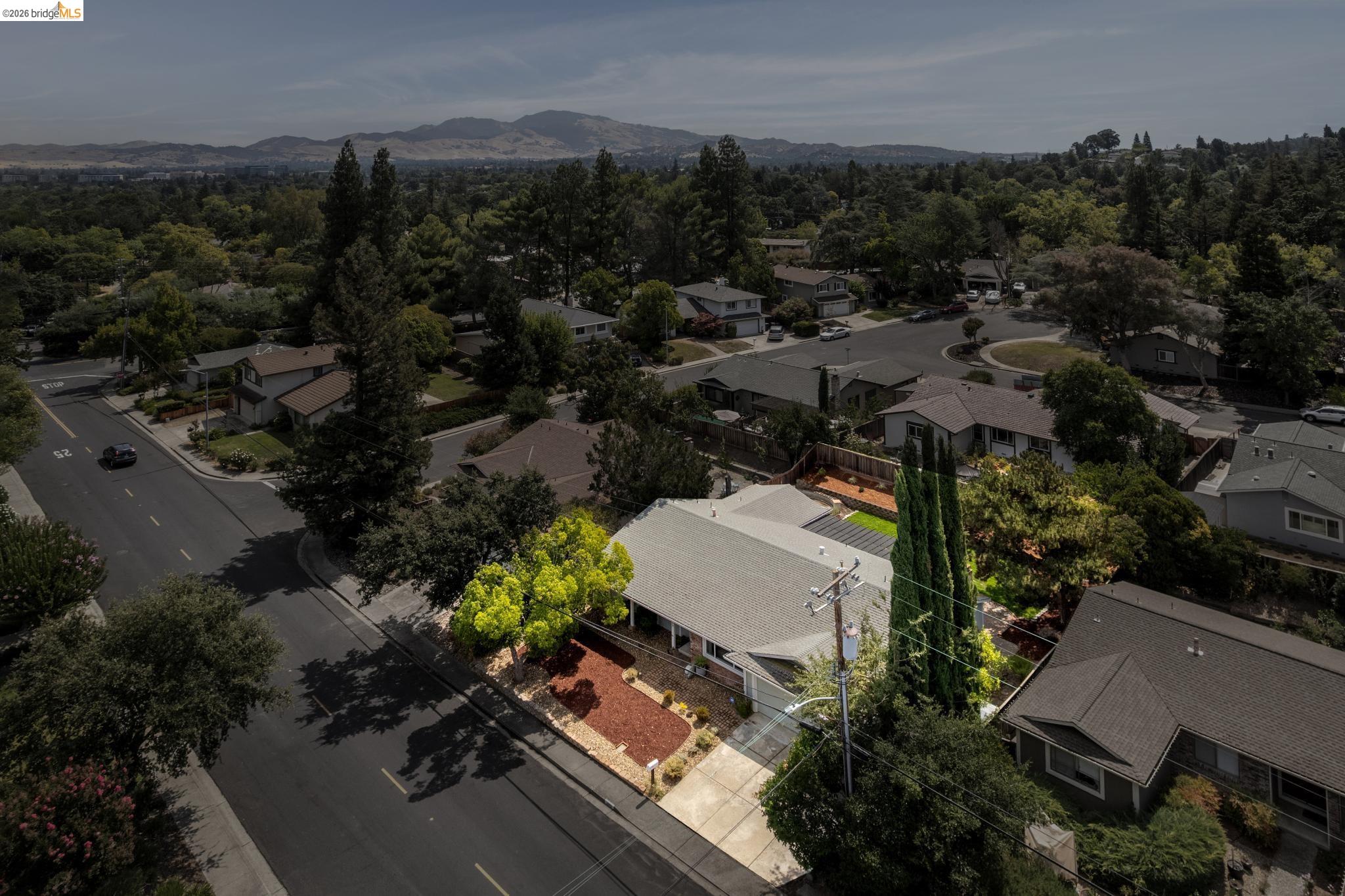 Detail Gallery Image 35 of 44 For 3093 Diablo View Rd, Pleasant Hill,  CA 94523 - 4 Beds | 2 Baths