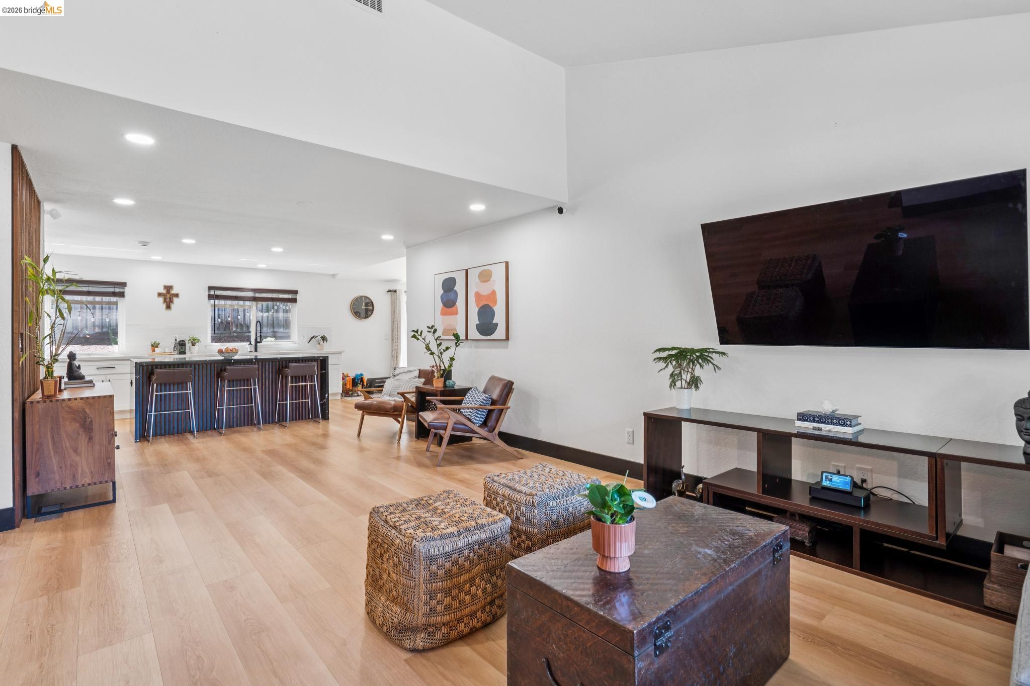 Detail Gallery Image 6 of 44 For 3093 Diablo View Rd, Pleasant Hill,  CA 94523 - 4 Beds | 2 Baths