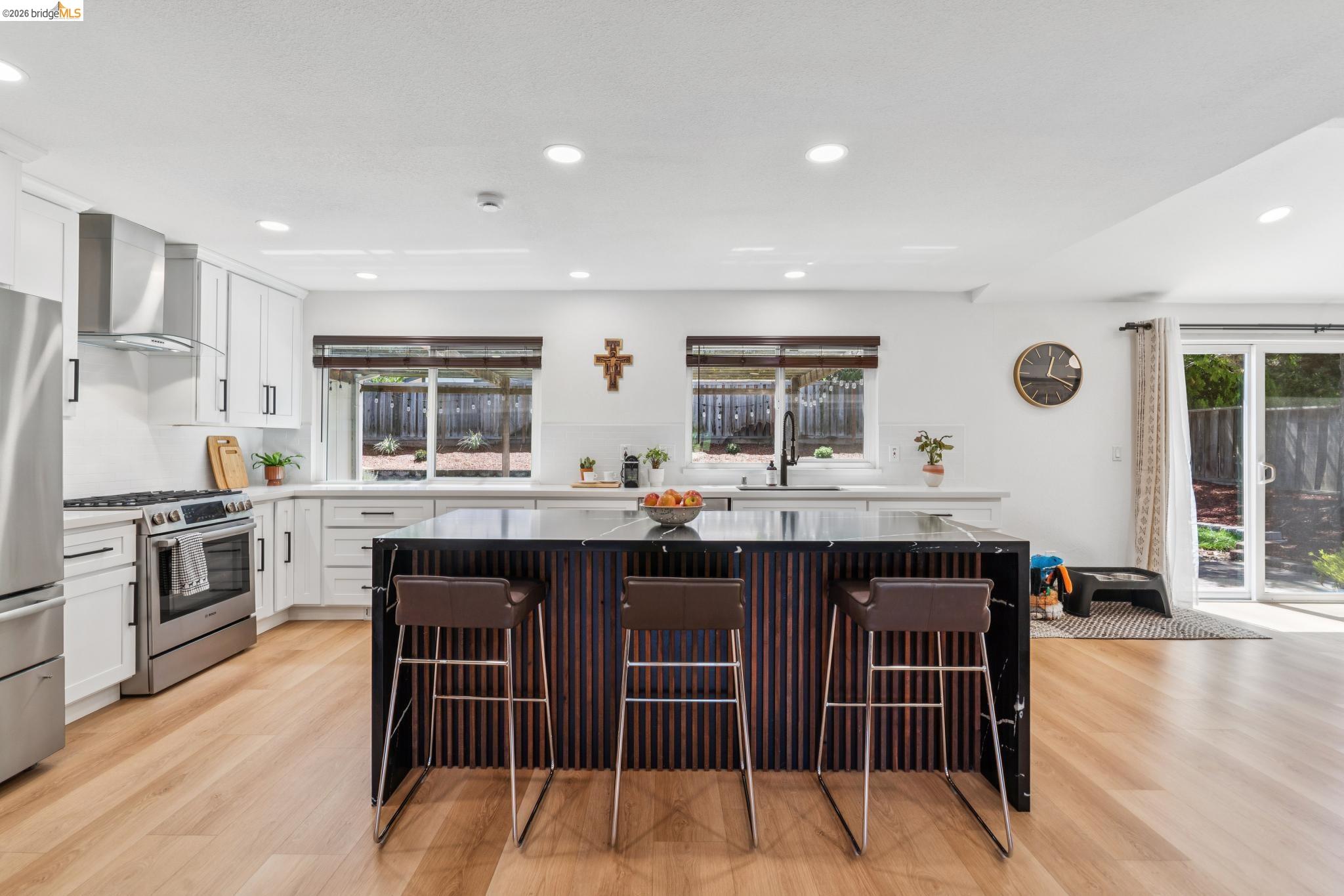 Detail Gallery Image 8 of 44 For 3093 Diablo View Rd, Pleasant Hill,  CA 94523 - 4 Beds | 2 Baths