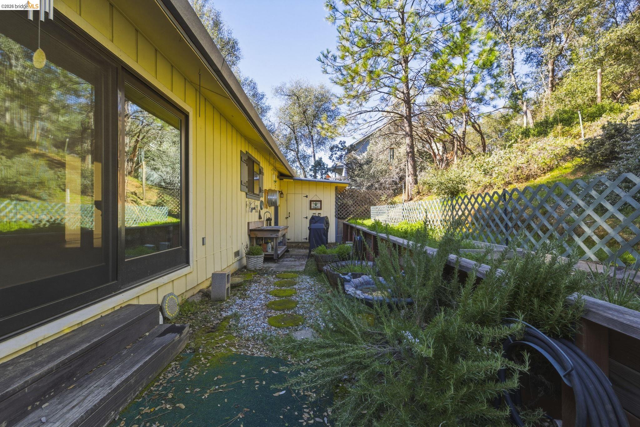 Detail Gallery Image 24 of 28 For 16170 Acorn Dr, Sonora,  CA 95370 - 3 Beds | 2 Baths